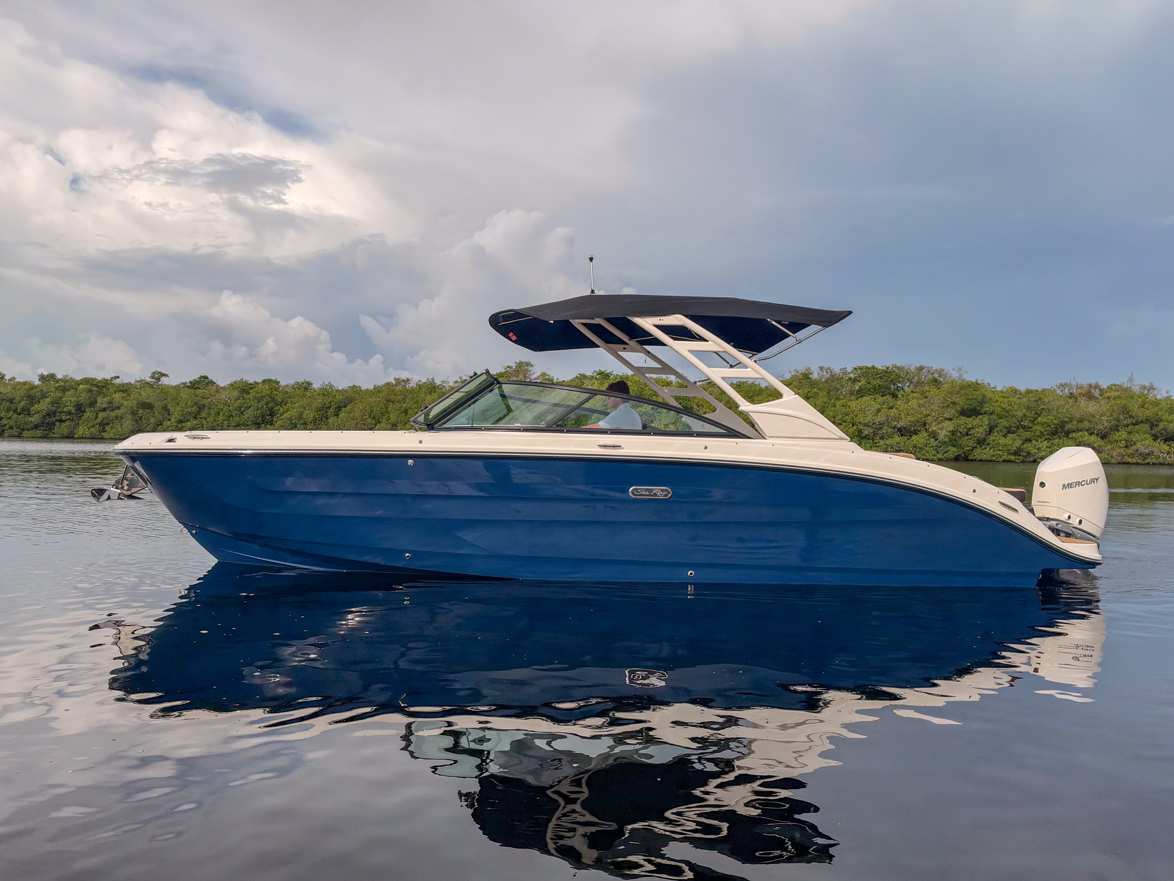2027 Sea Ray SDX 270 Outboard in vendita a Fort Myers, FL Bowrider 2