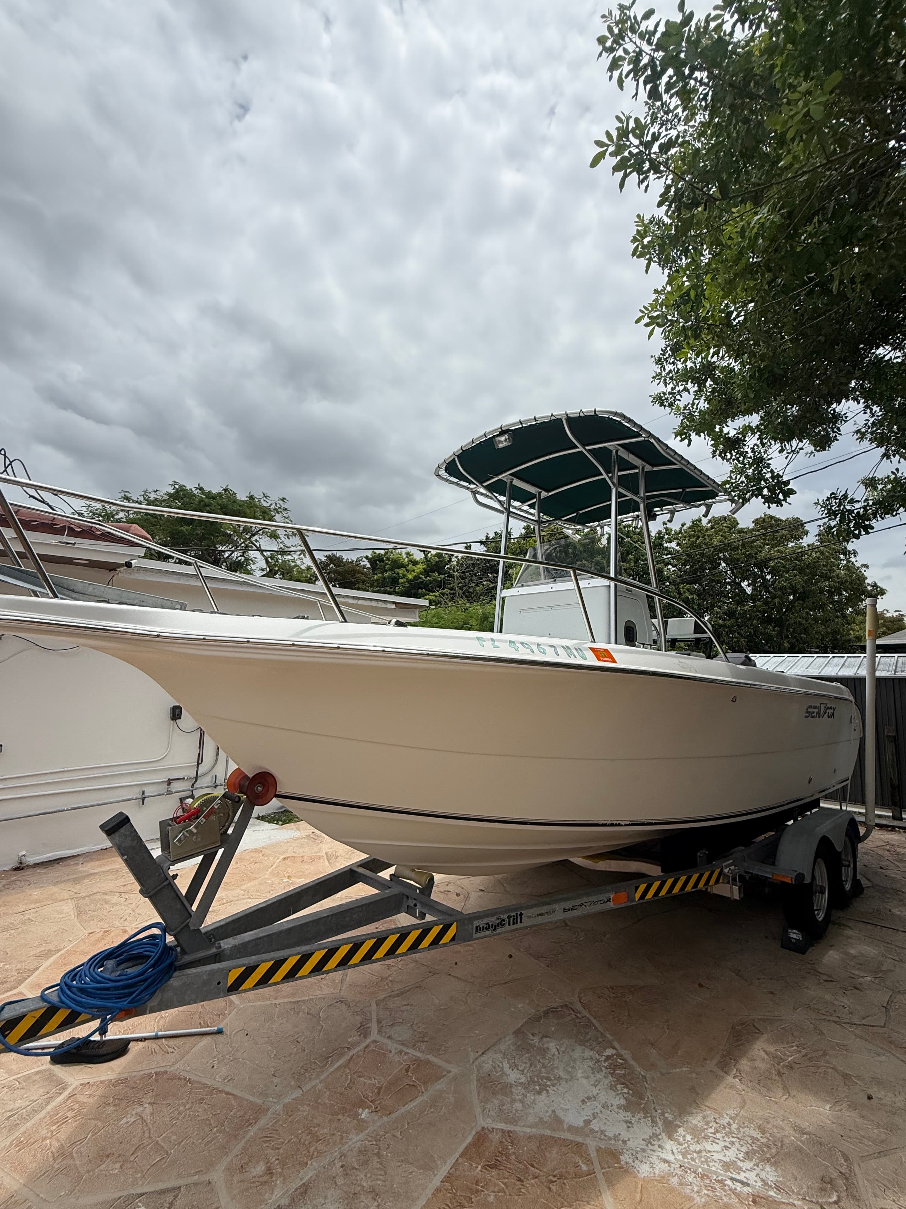 2005 Sea Fox Boats 237 Center Console for Sale in Hialeah, Florida Center Console 2