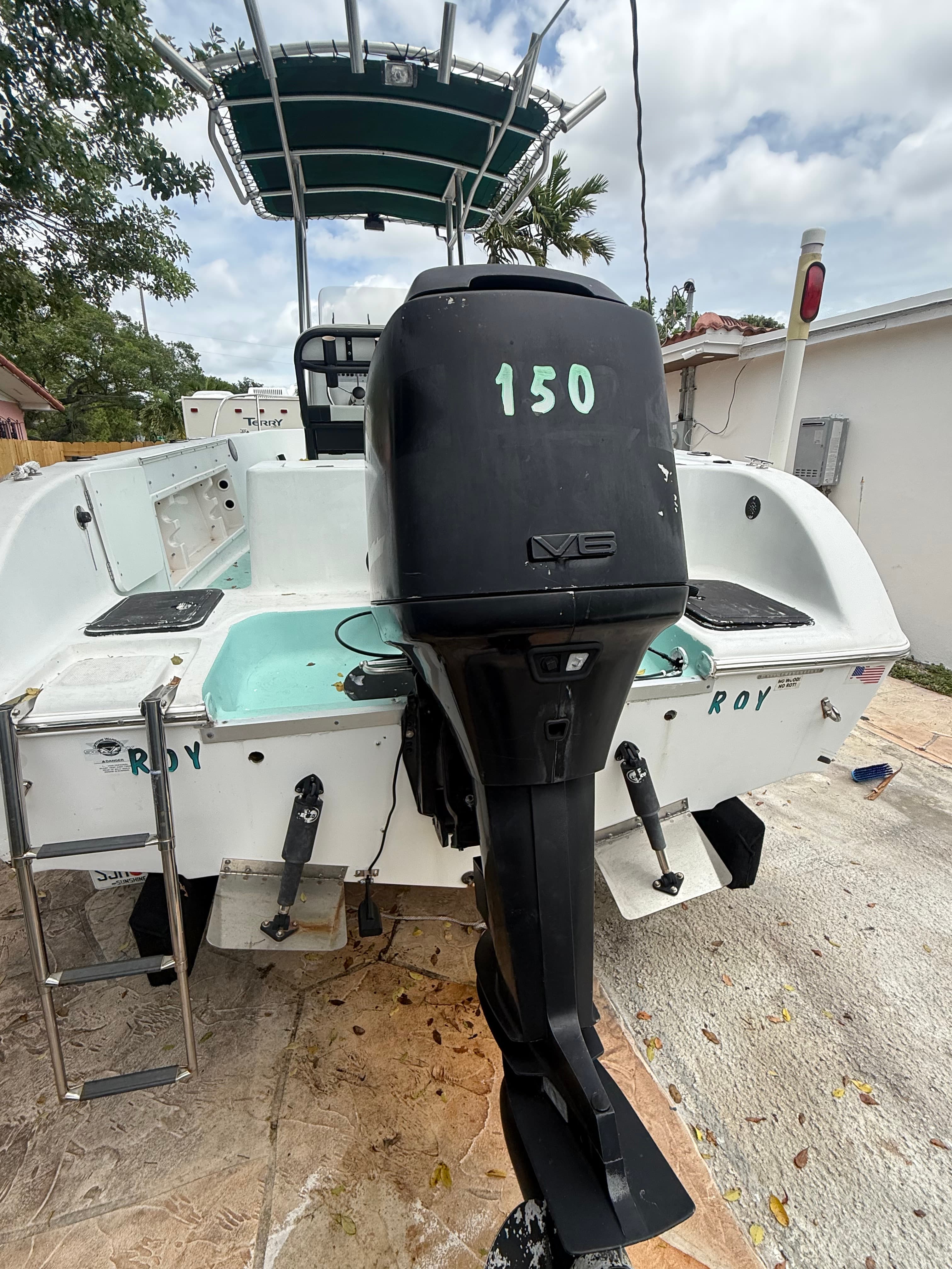 2005 Sea Fox Boats 237 Center Console for Sale in Hialeah, Florida Center Console 3