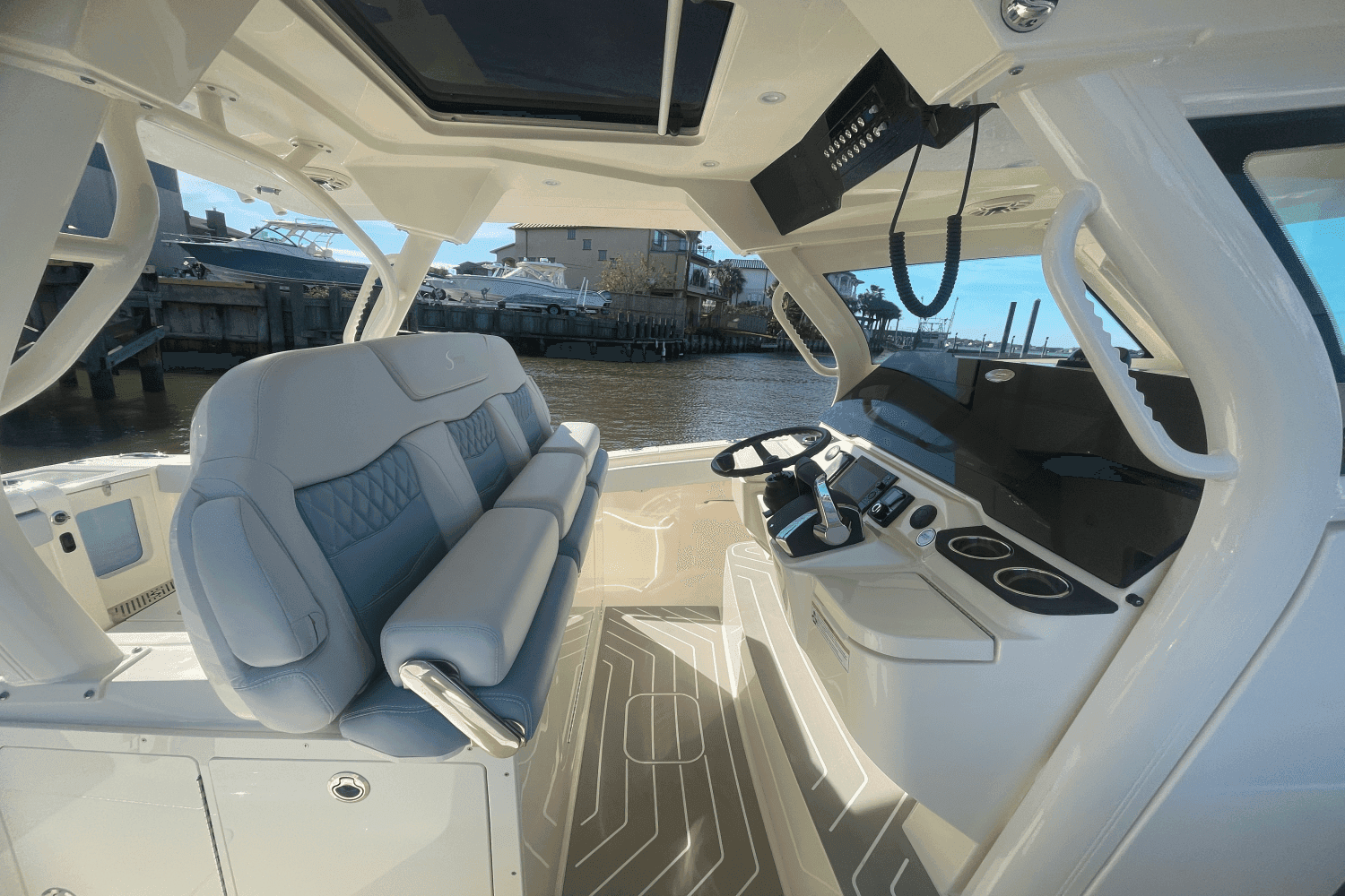 2025 Scout Boats 377LXF zum Verkauf in Miami, FL Center Console 5