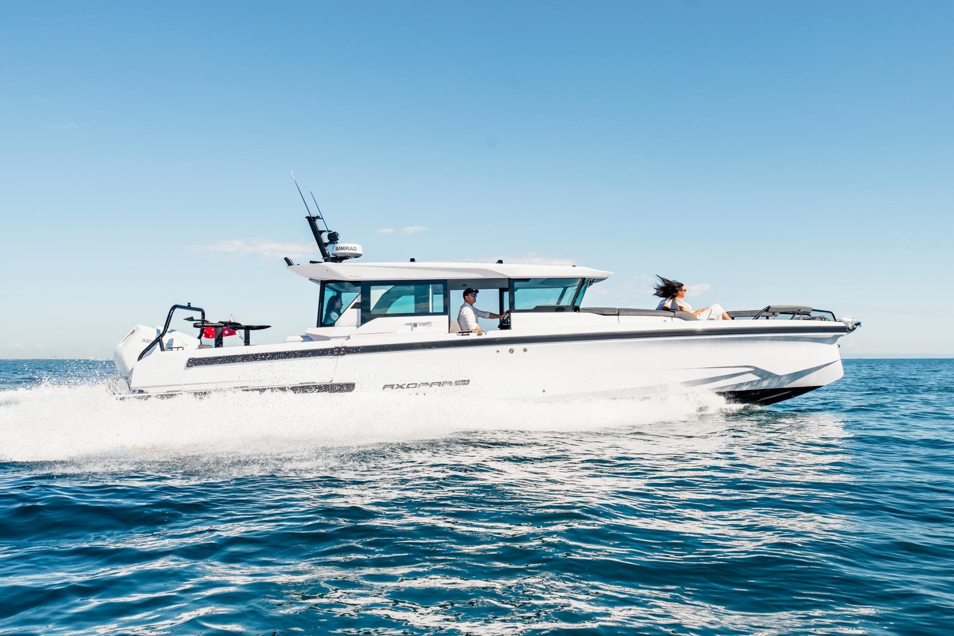 2027 Axopar 38 XC Cross Cabin in vendita a Newport Beach, California Express Cruiser 2