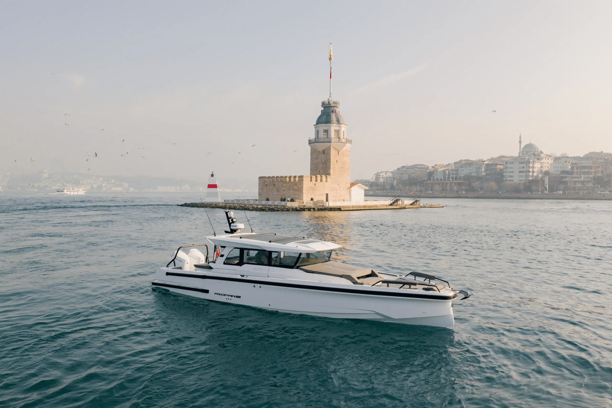 2027 Axopar 38 XC Cross Cabin in vendita a Newport Beach, California Express Cruiser 3