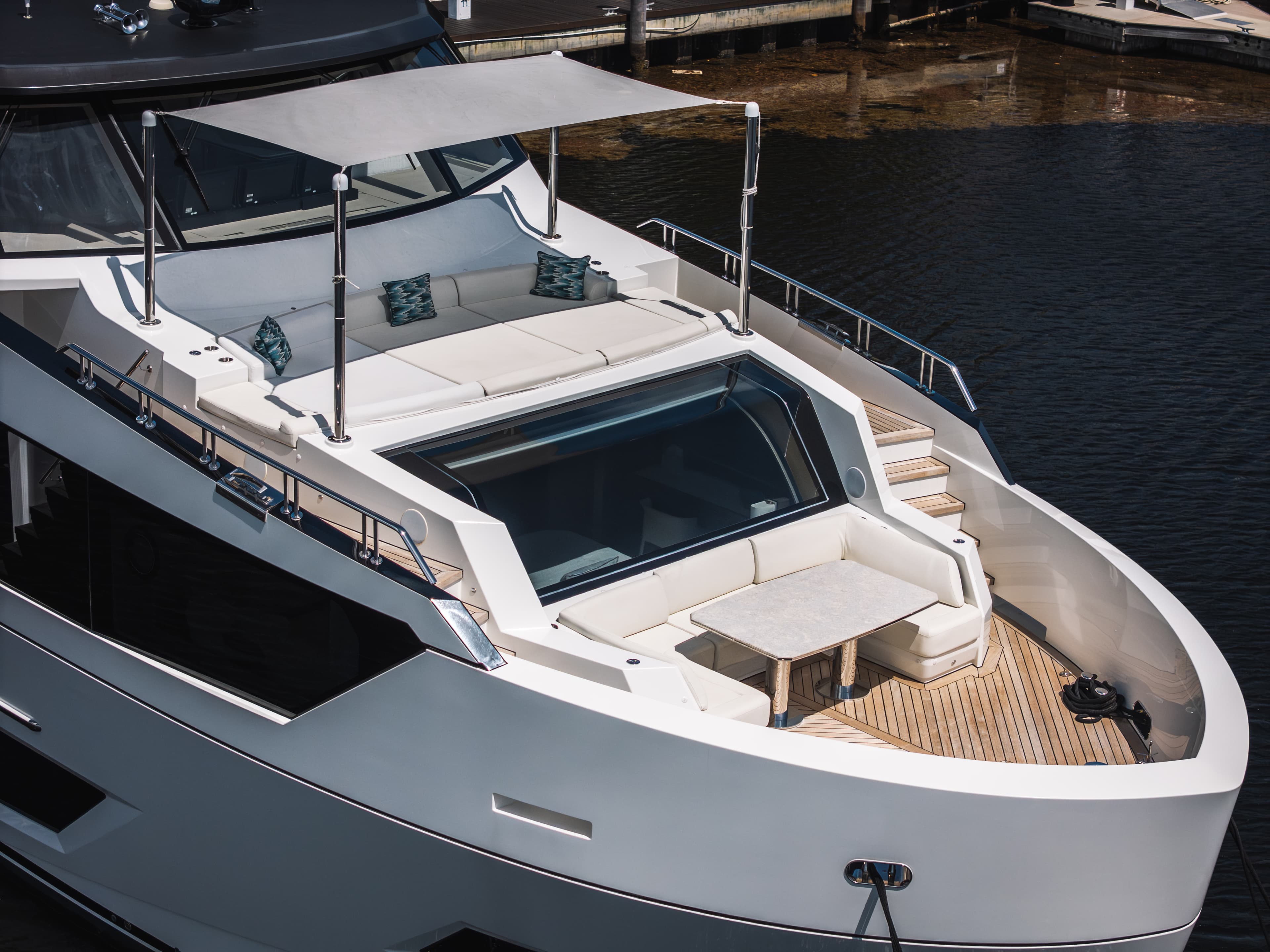 2023 Ocean Alexander 27R in vendita a Ocean Reef, FL Flybridge 4
