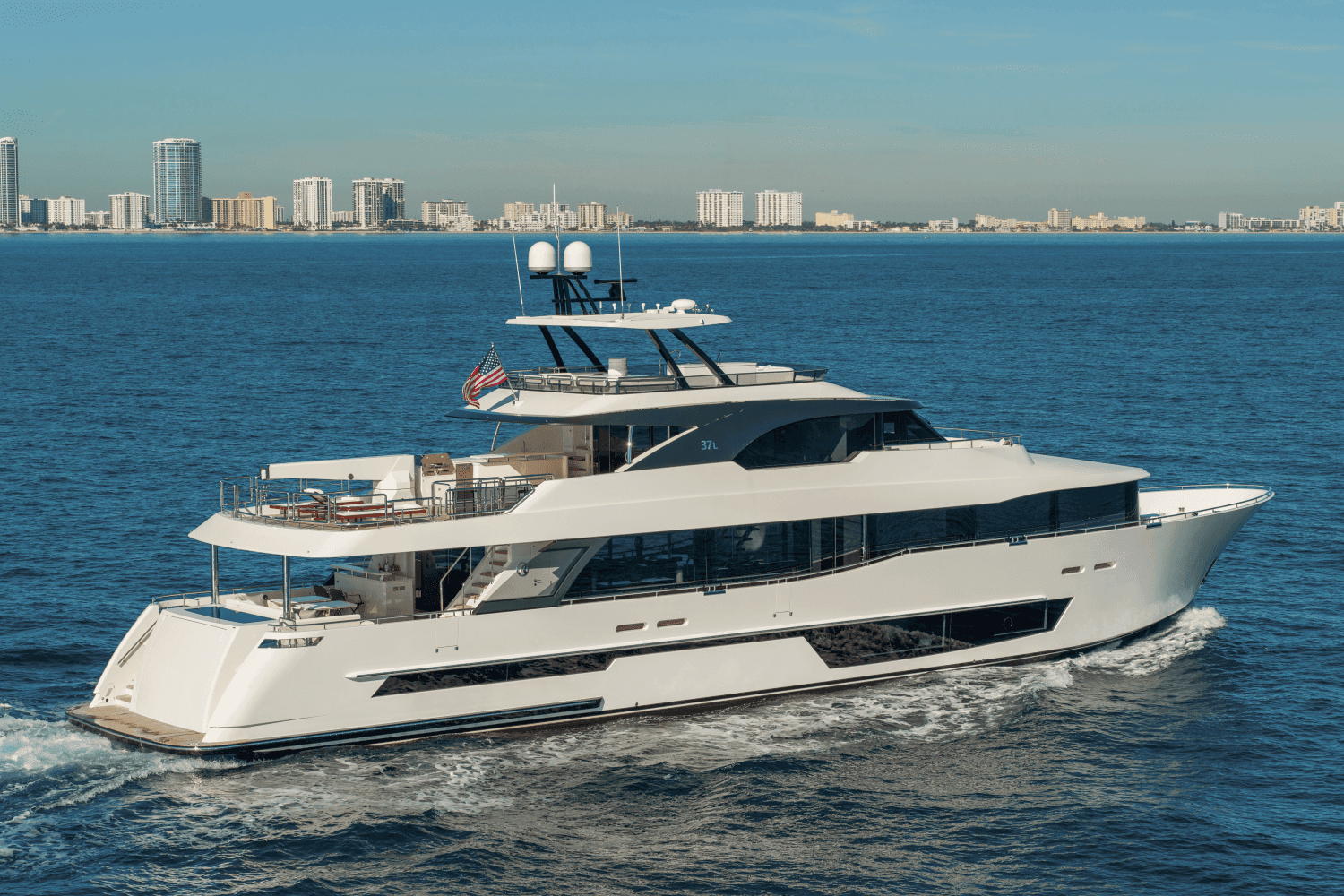 2027 Ocean Alexander 37L in vendita a Pompano Beach, FL Megayacht 5