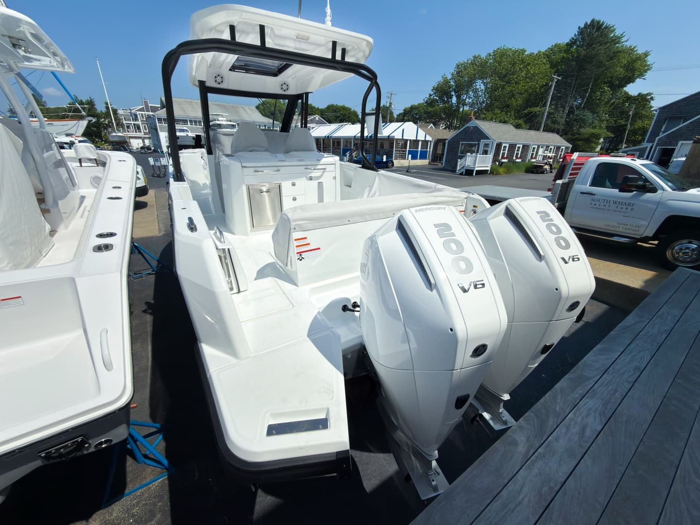 2027 Wellcraft 28 T-Top for Sale in South Dartmouth, Massachusetts Center Console 5