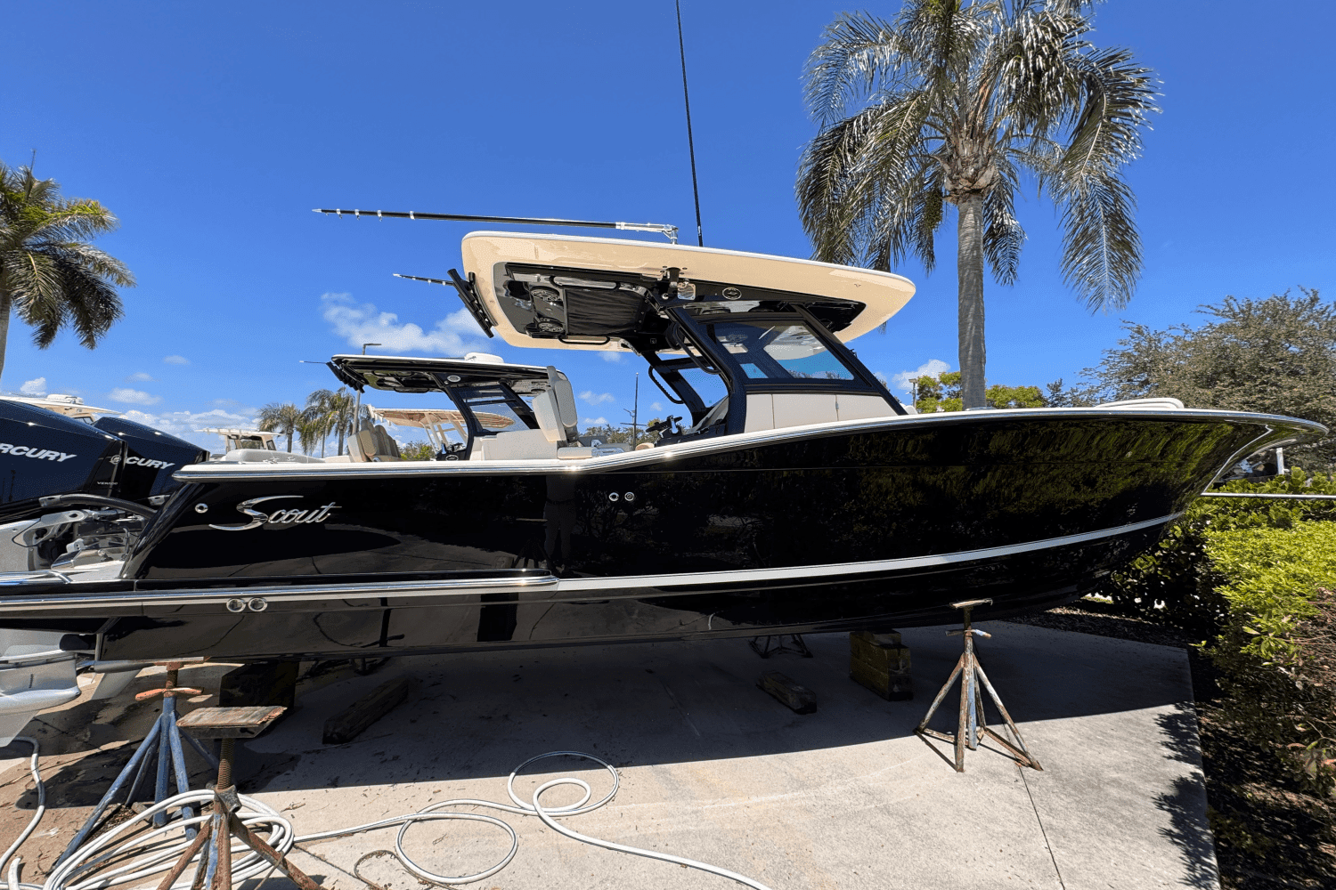 2025 Scout Boats 305 LXF for Sale in Palm Beach Gardens, FL Center Console 3