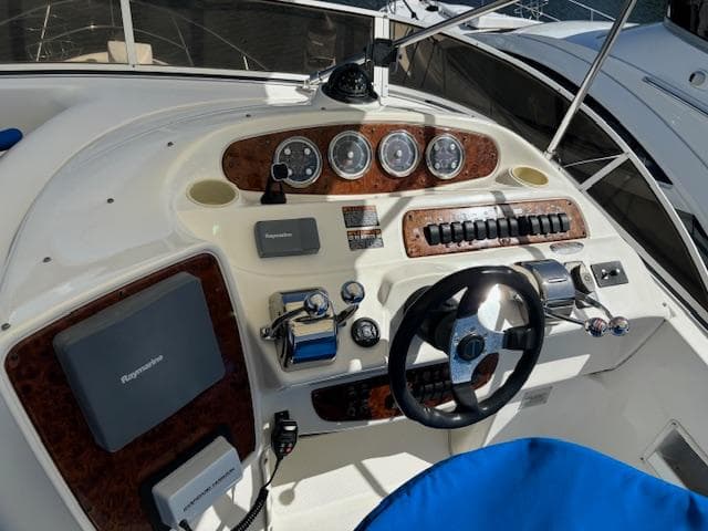 2004 Meridian 341 Sedan zum Verkauf in Miami, Florida Motor Yacht 4