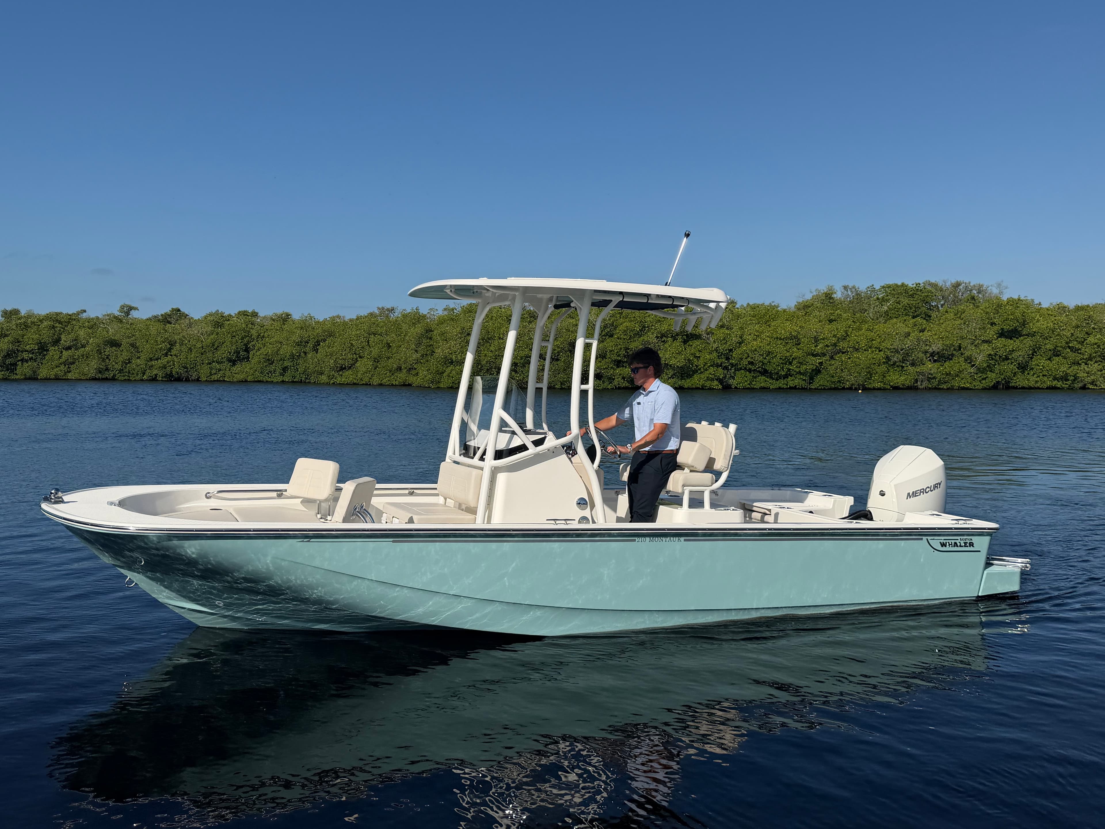 2027 Boston Whaler 210 Montauk for Sale in Fort Myers, FL Center Console