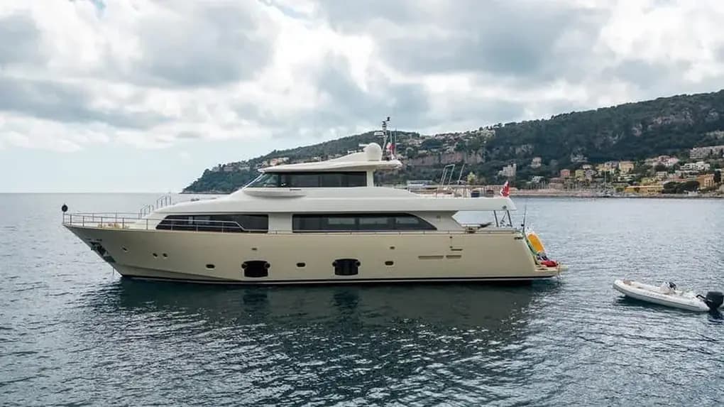 2010 Custom Line Navetta 26 for Sale in Altea, ES Motor Yacht 2