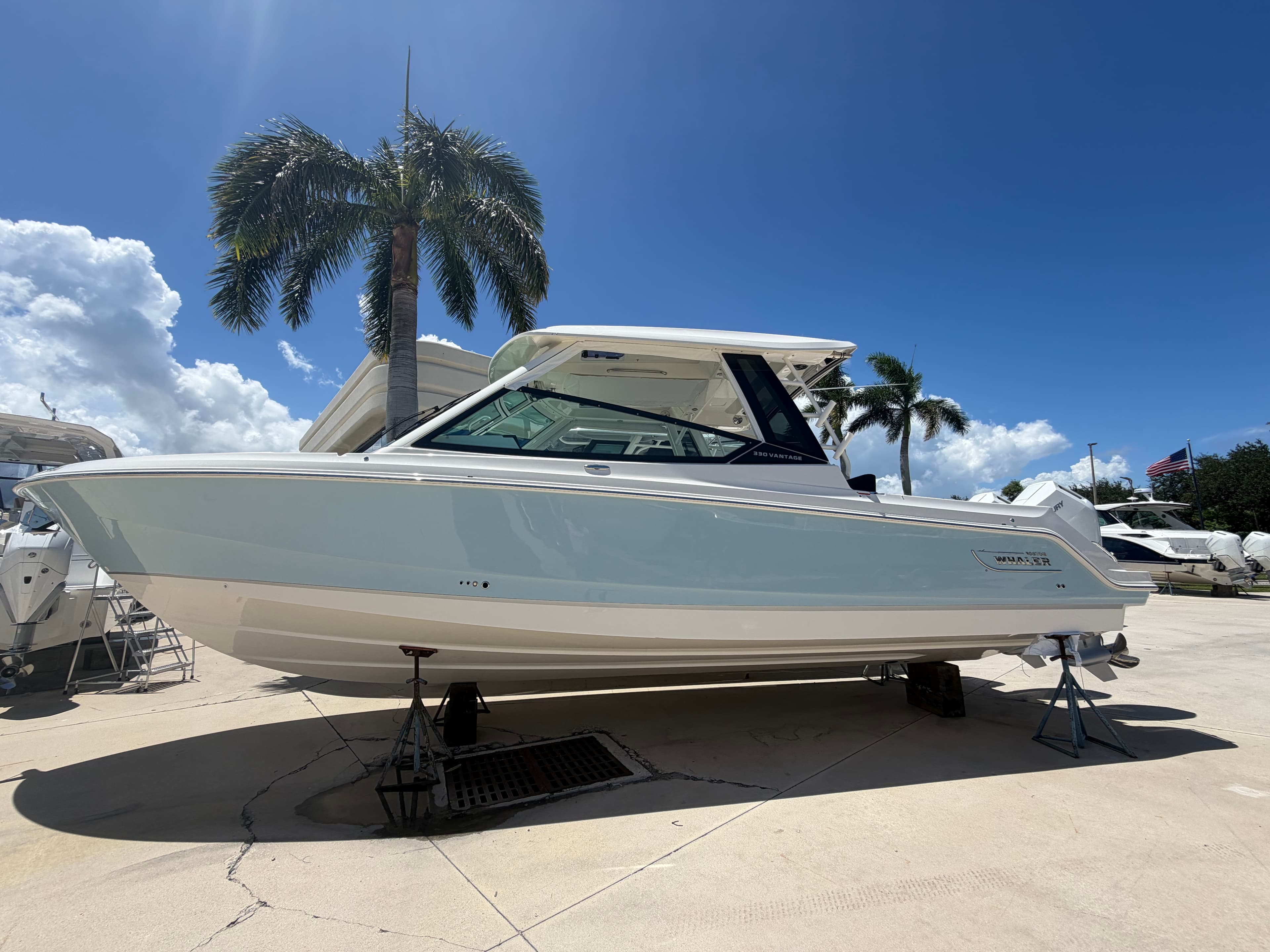 2027 Boston Whaler 330 Vantage zum Verkauf in Stuart, Florida Dual Console 2