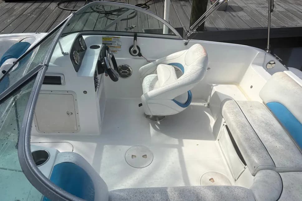 2014 Hurricane FunDeck GS 188 OB zum Verkauf in Boynton Beach, Florida Bowrider 4