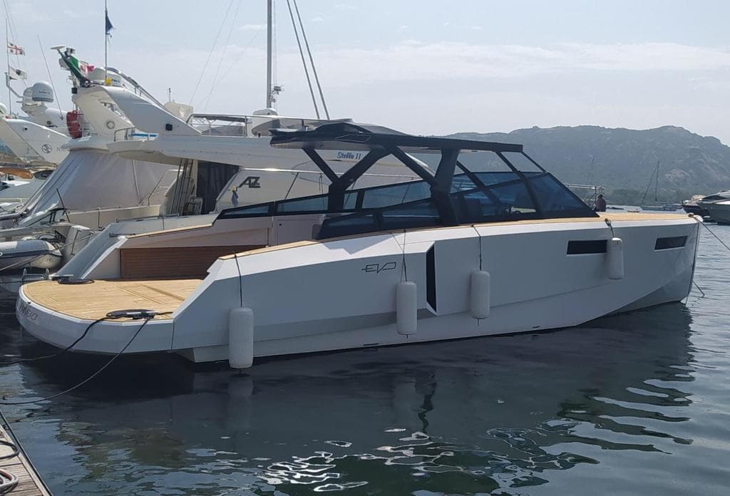 2016 Evo Yachts R4 in vendita a Naples, IT Motor Yacht