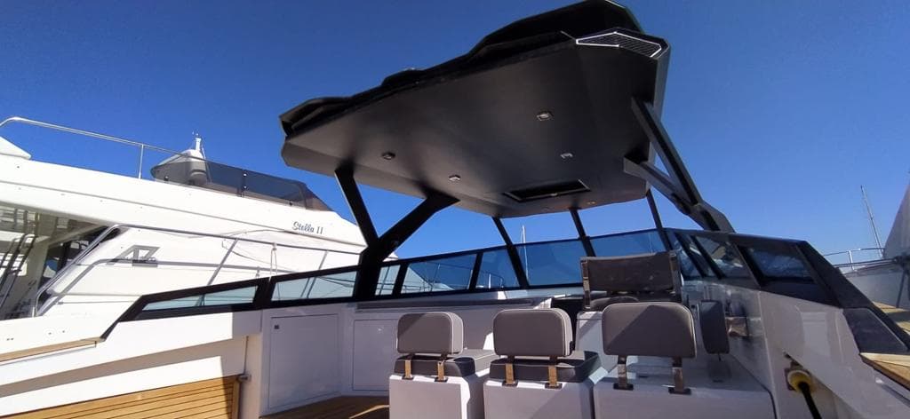 2016 Evo Yachts R4 in vendita a Naples, IT Motor Yacht 3