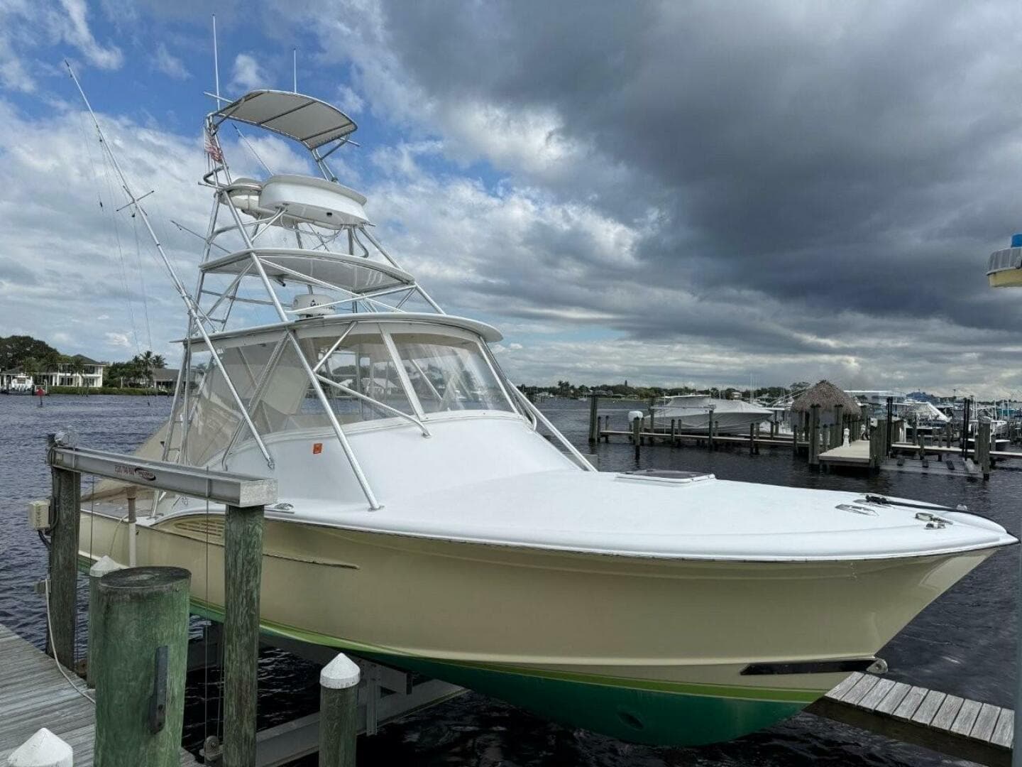 Custom Carolina 34' zum Verkauf