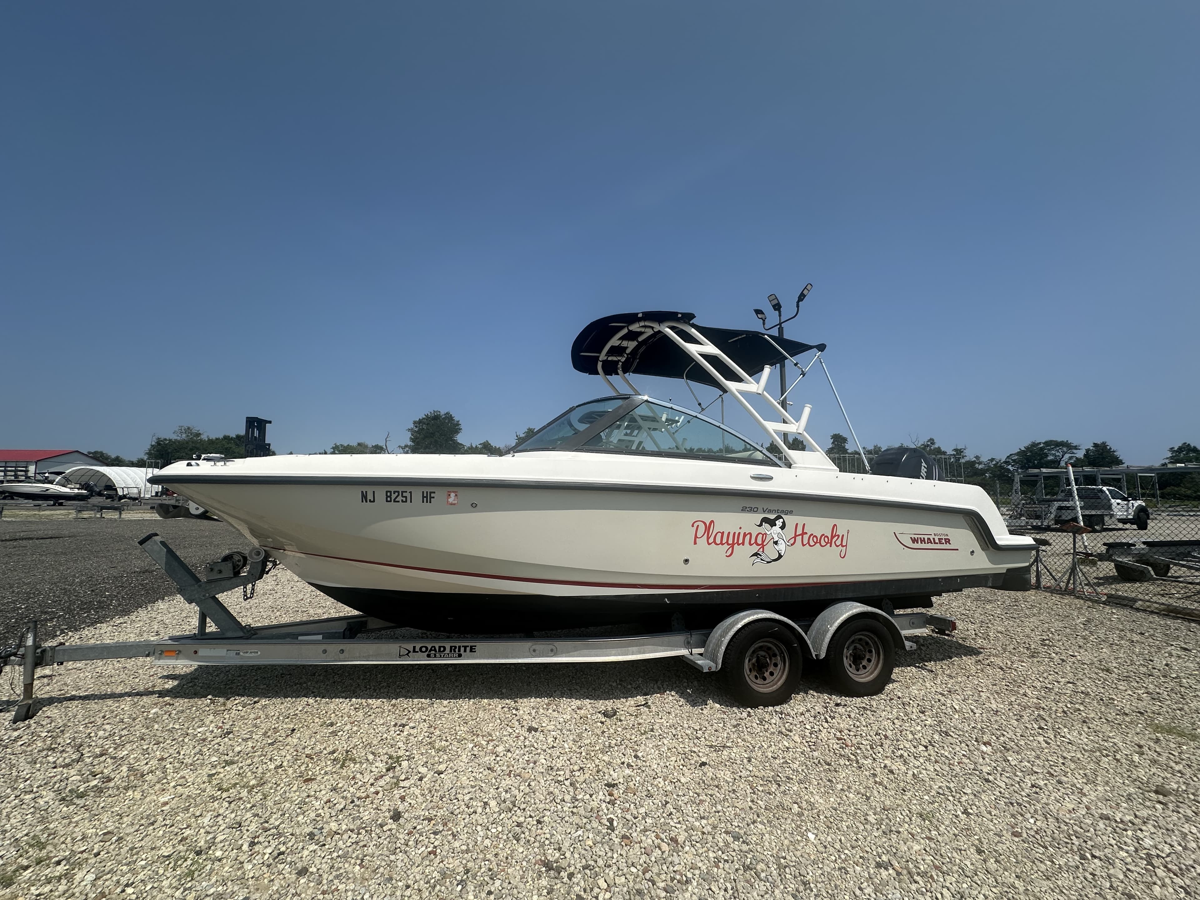 2013 Boston Whaler 230 Vantage for Sale in Ocean View, NJ Dual Console