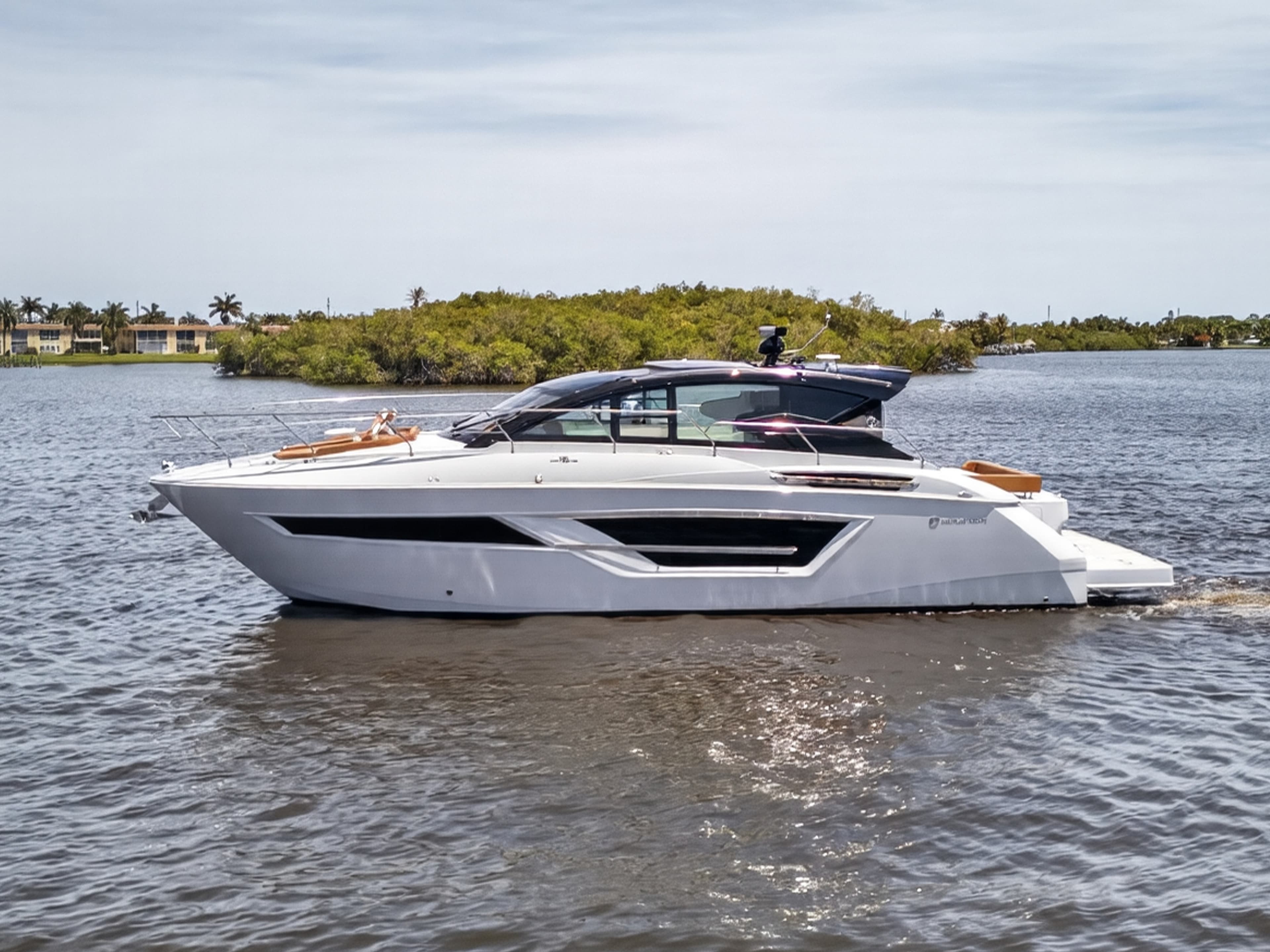 2026 Cruisers Yachts 46 Cantius zum Verkauf in Stuart, Florida Express Cruiser