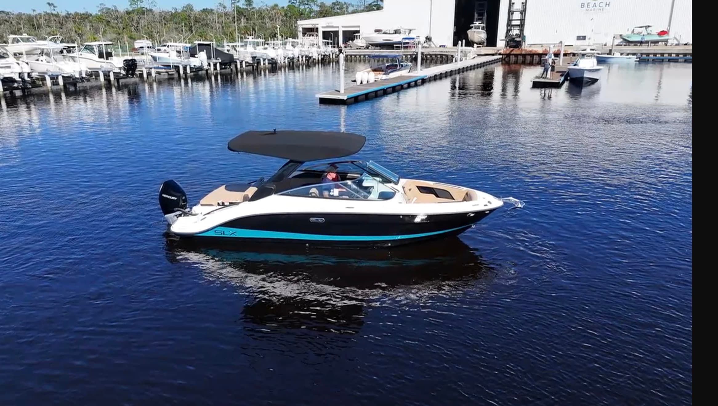 2027 Sea Ray SLX 260 Outboard à vendre à Jacksonville Beach, Florida Bowrider 2