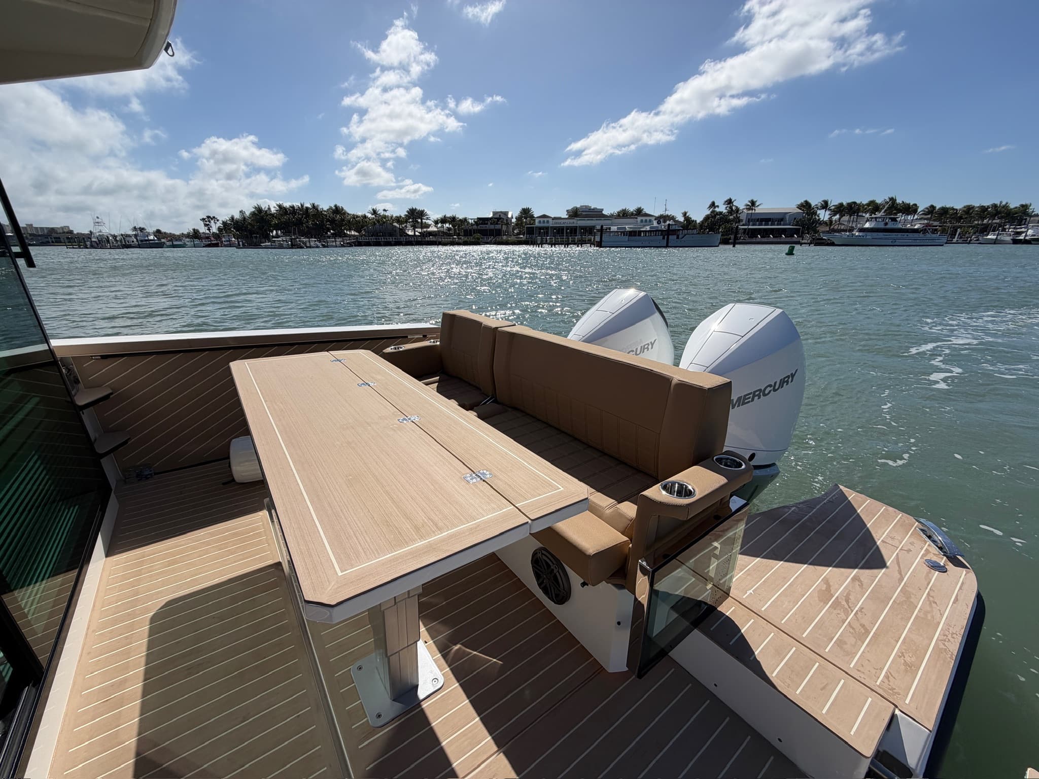 2026 Saxdor 320 GTC in vendita a Jupiter, Florida Pilothouse 5