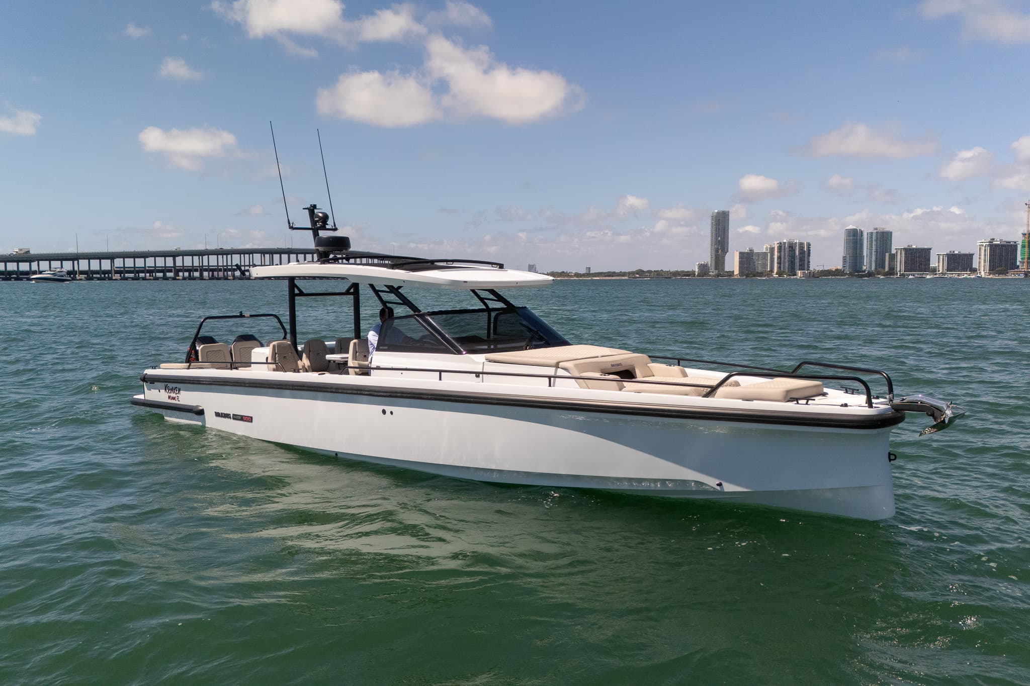 2023 Brabus Marine Shadow 900 Spyder & Sun-Top à vendre à Miami, FL High Performance