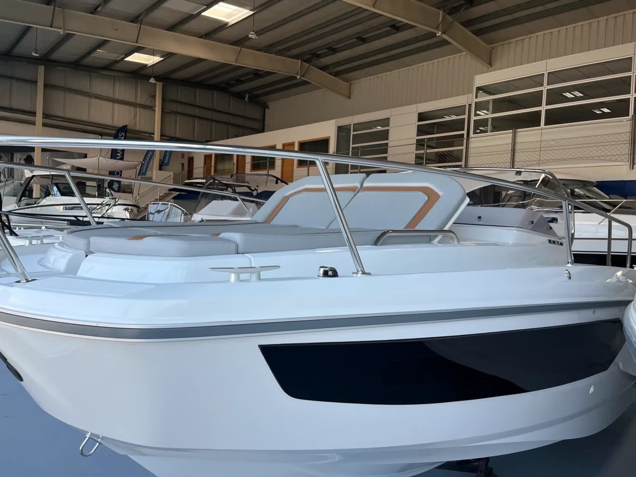 2027 Beneteau Flyer 8 SUNdeck zum Verkauf in Viladamat, ES Center Console 2