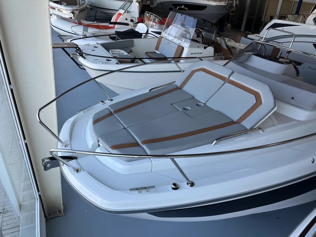 2027 Beneteau Flyer 8 SUNdeck zum Verkauf in Viladamat, ES Center Console 3