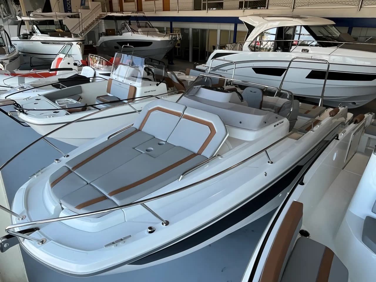 2027 Beneteau Flyer 8 SUNdeck zum Verkauf in Viladamat, ES Center Console 4