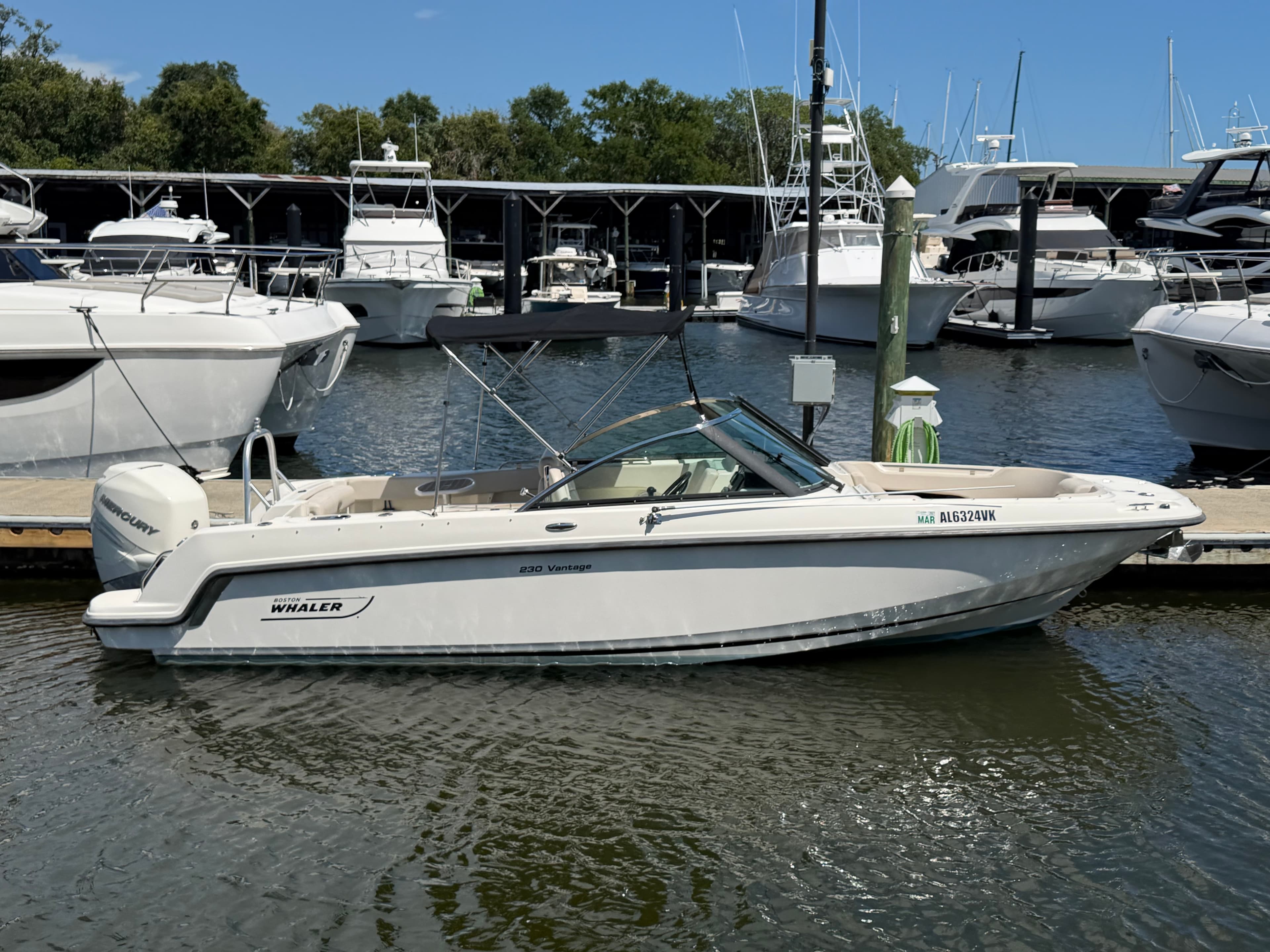 2017 Boston Whaler 230 Vantage in vendita a Pensacola, Florida Dual Console 2