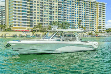 2018 Boston Whaler 350 Realm zum Verkauf in Miami-Dade County, Florida Bowrider