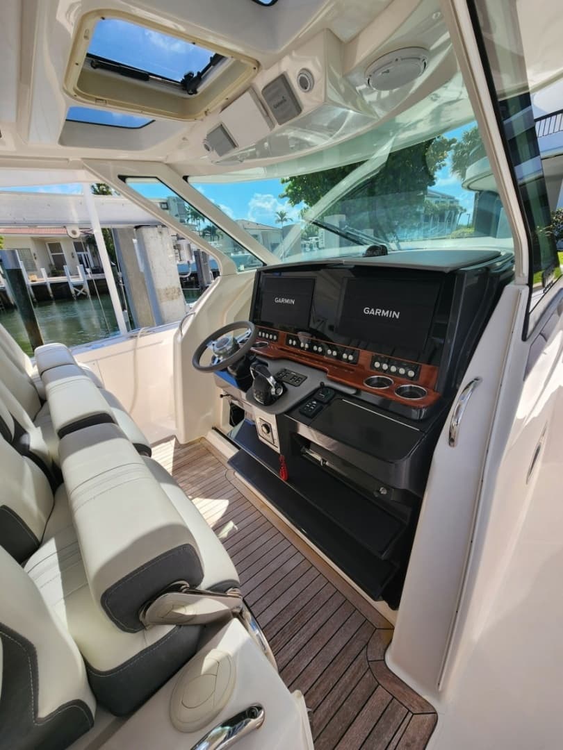 2019 Tiara Yachts 38LS for Sale in Charlevoix, Michigan Center Console 5