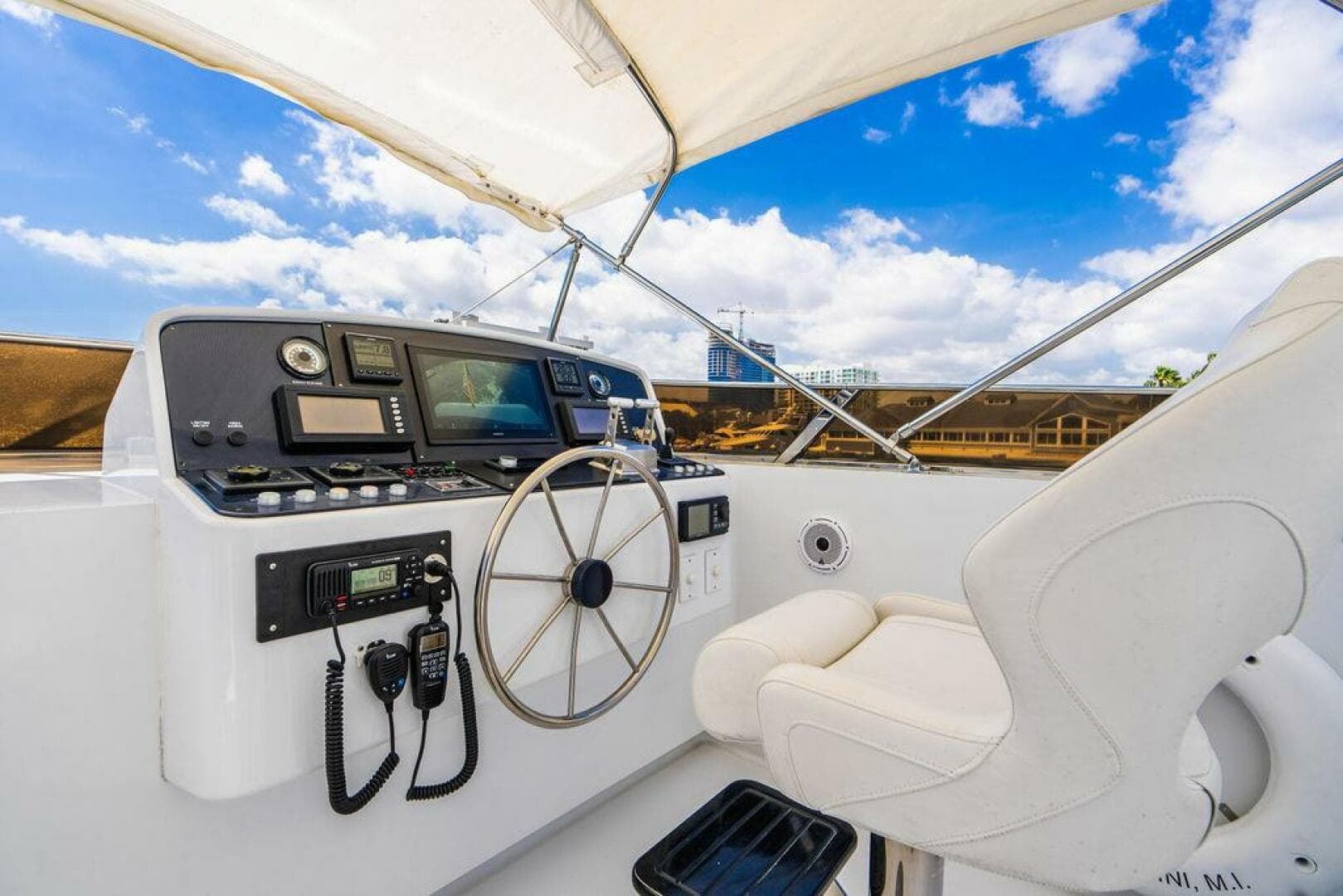 2001 Intermarine USA 95 à vendre à Miami, Florida Motor Yacht 5