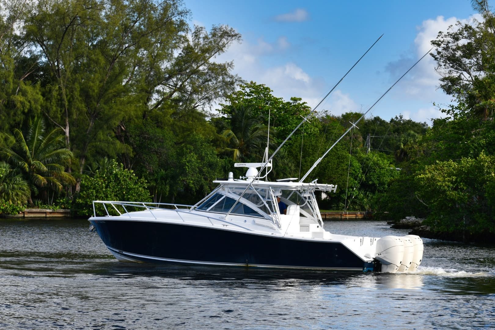 2009 Jupiter 39 Express for Sale in Fort Lauderdale, Florida Center Console 3