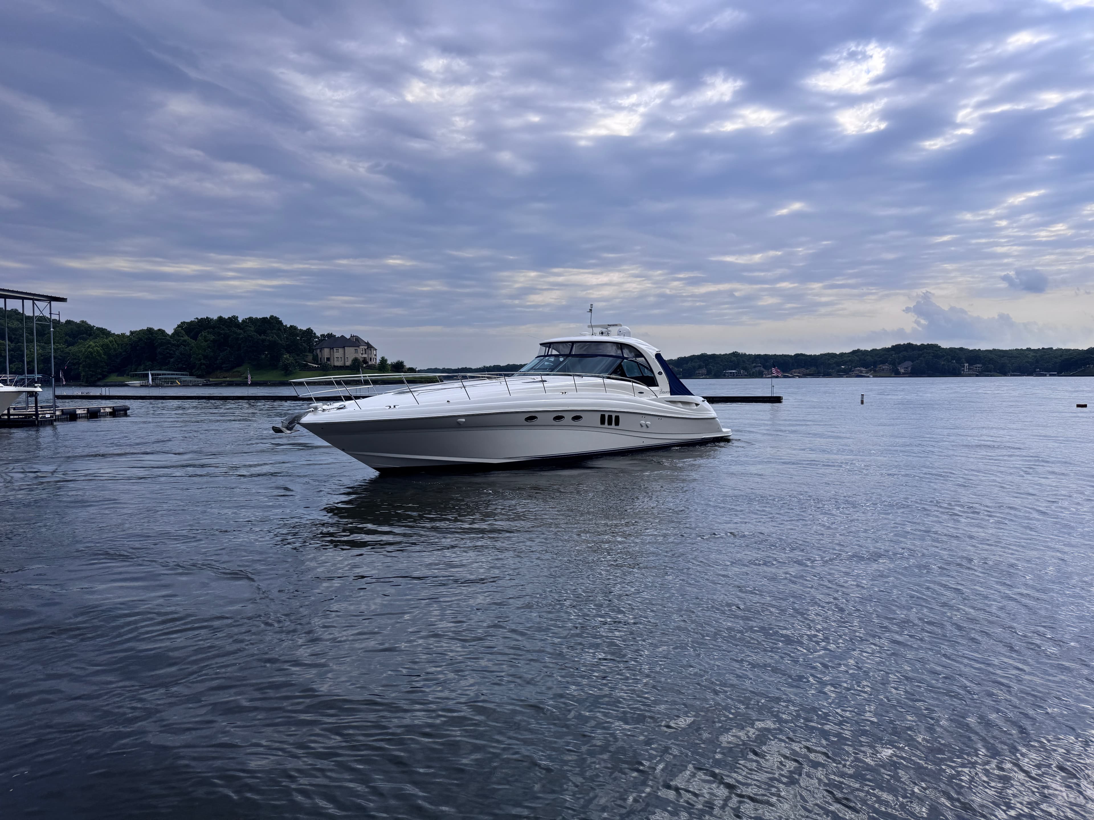 2007 Sea Ray 52 Sundancer zum Verkauf in Lake Ozark, MO Sport Cruiser 3