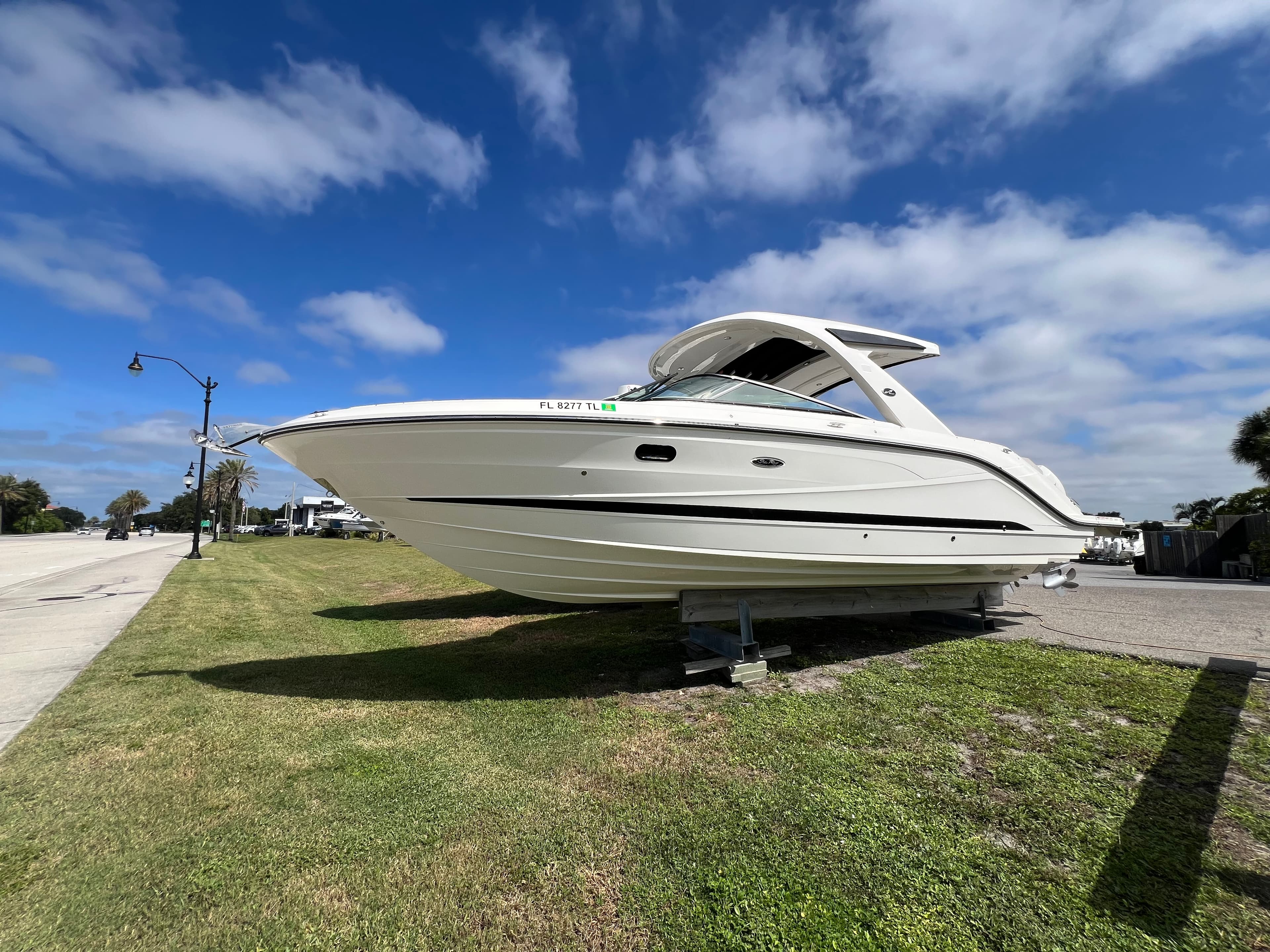 2023 Sea Ray SLX 310 Outboard in vendita a Venice, Florida Bowrider 2