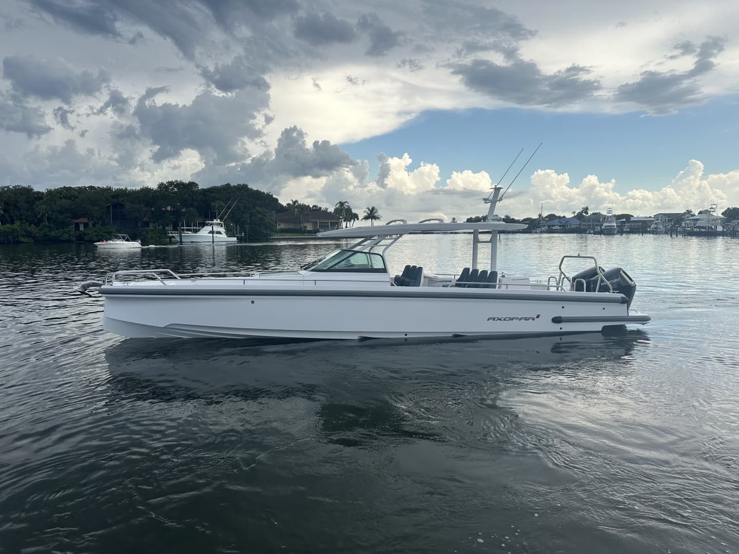 2024 Axopar 37 Sun-Top in vendita a Stuart, Florida Day Boats
