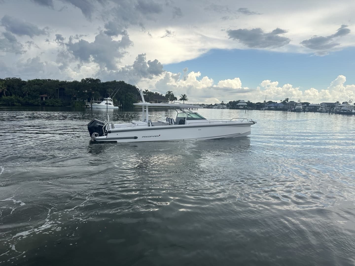 2024 Axopar 37 Sun-Top in vendita a Stuart, Florida Day Boats 3