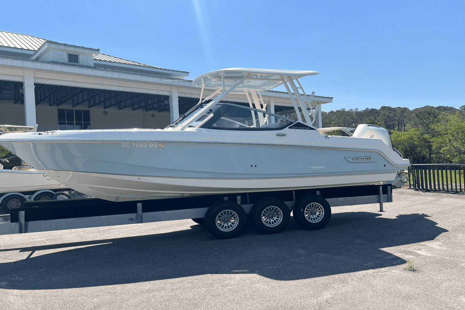 2022 Boston Whaler 240 Vantage for Sale in Charleston, SC Dual Console 2