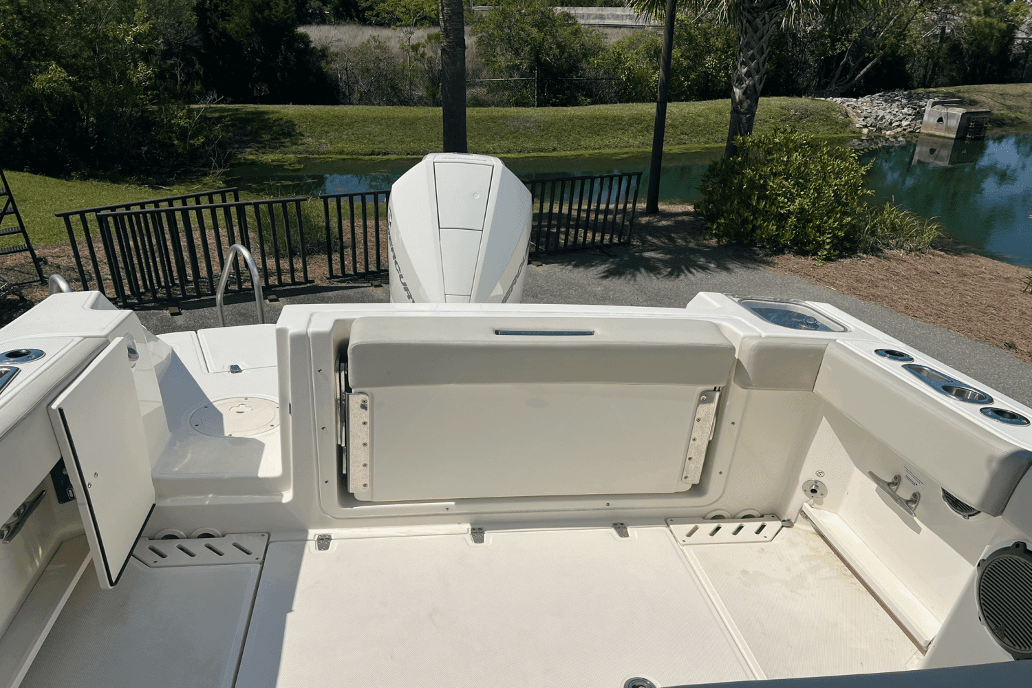 2022 Boston Whaler 240 Vantage for Sale in Charleston, SC Dual Console 4