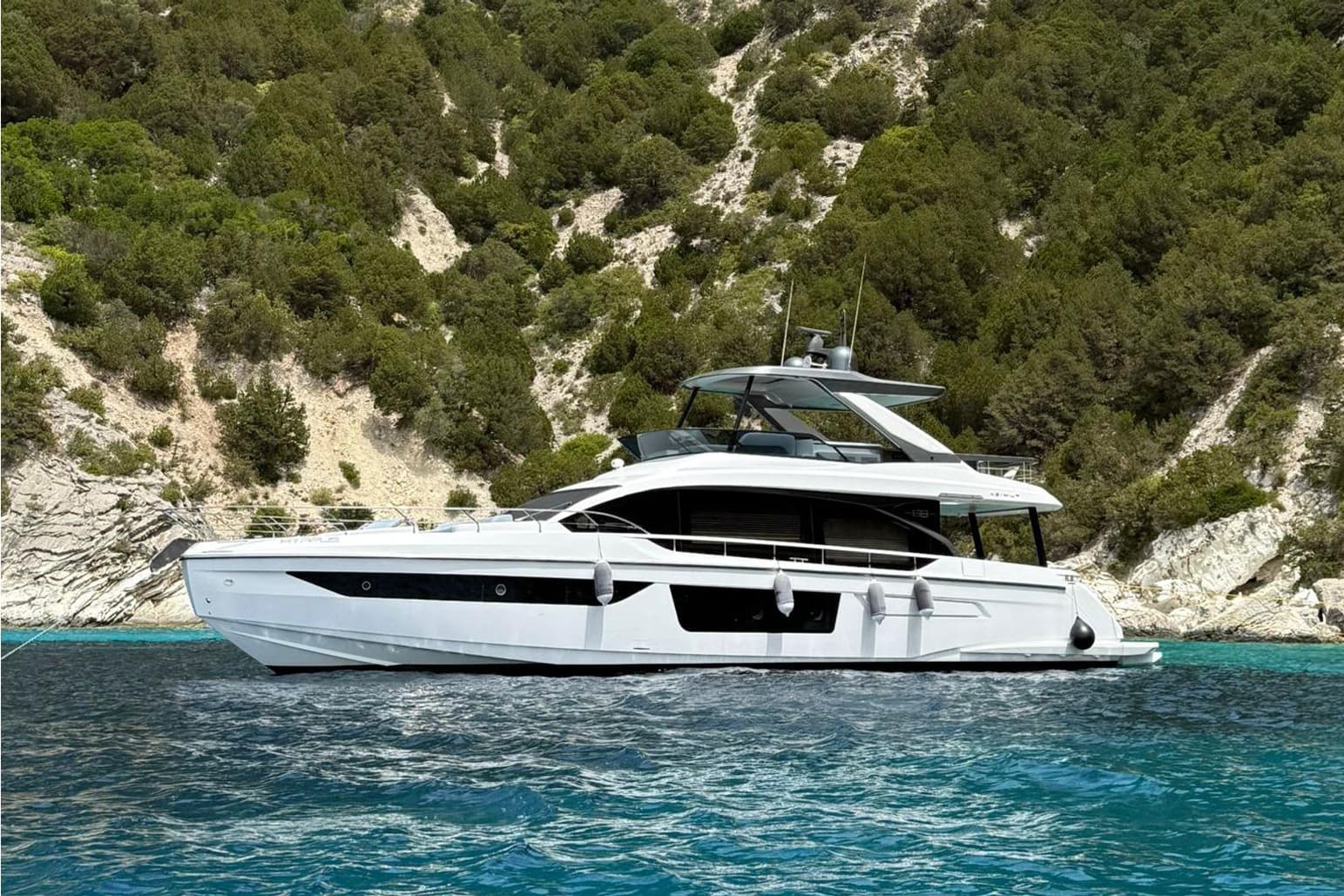 2022 Azimut Fly 68 zum Verkauf in Athens, GR Motor Yacht