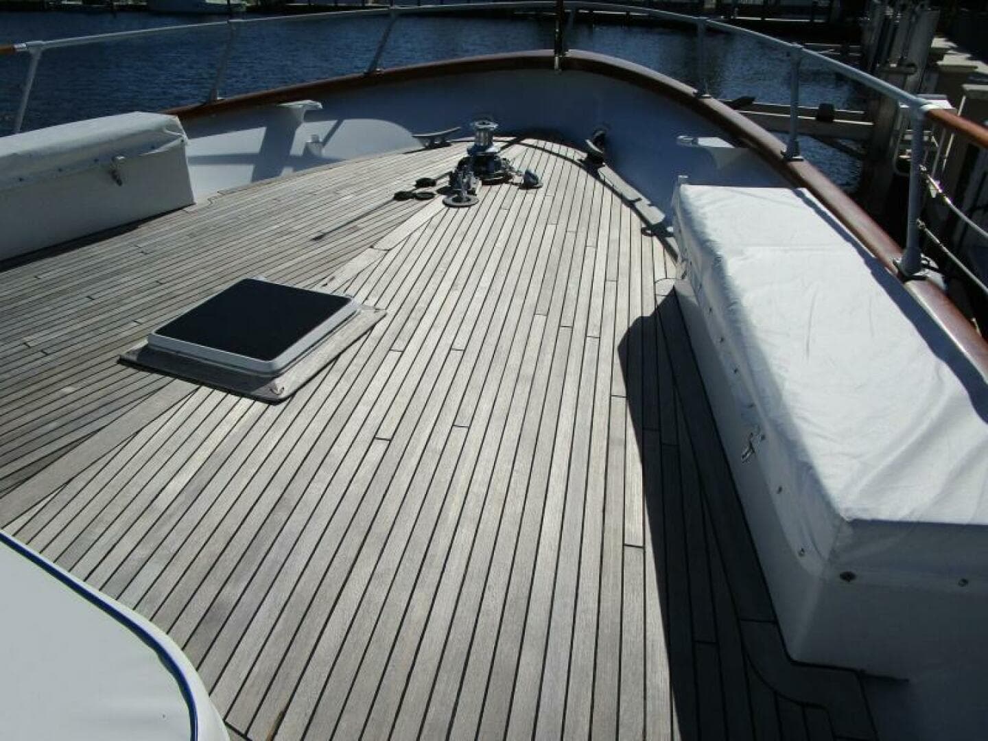 1986 Burger Boats 87 Flush Deck zum Verkauf in Ft. Lauderdale, Florida Motor Yacht 4