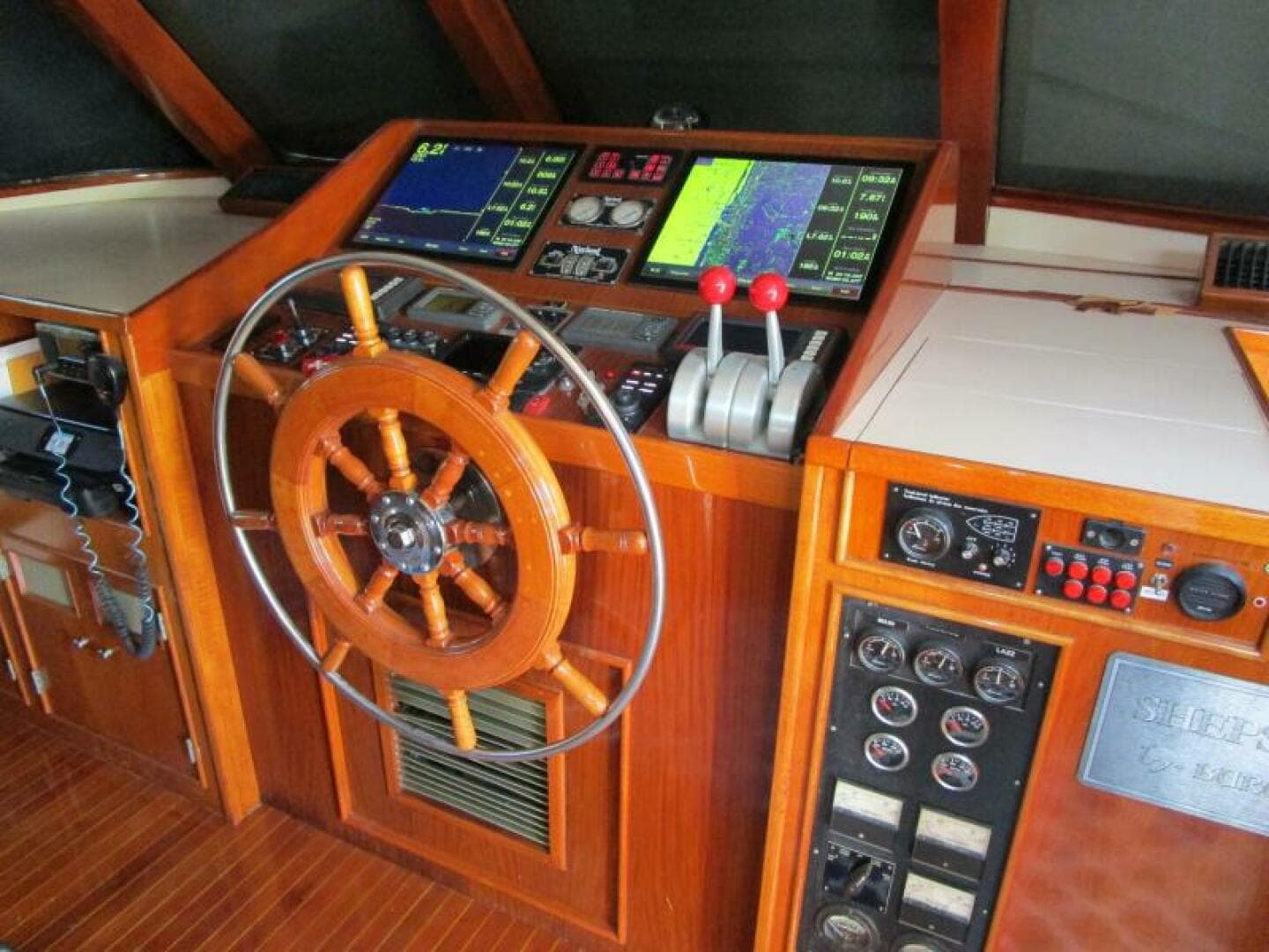 1986 Burger Boats 87 Flush Deck for Sale in Ft. Lauderdale, Florida Flybridge 2
