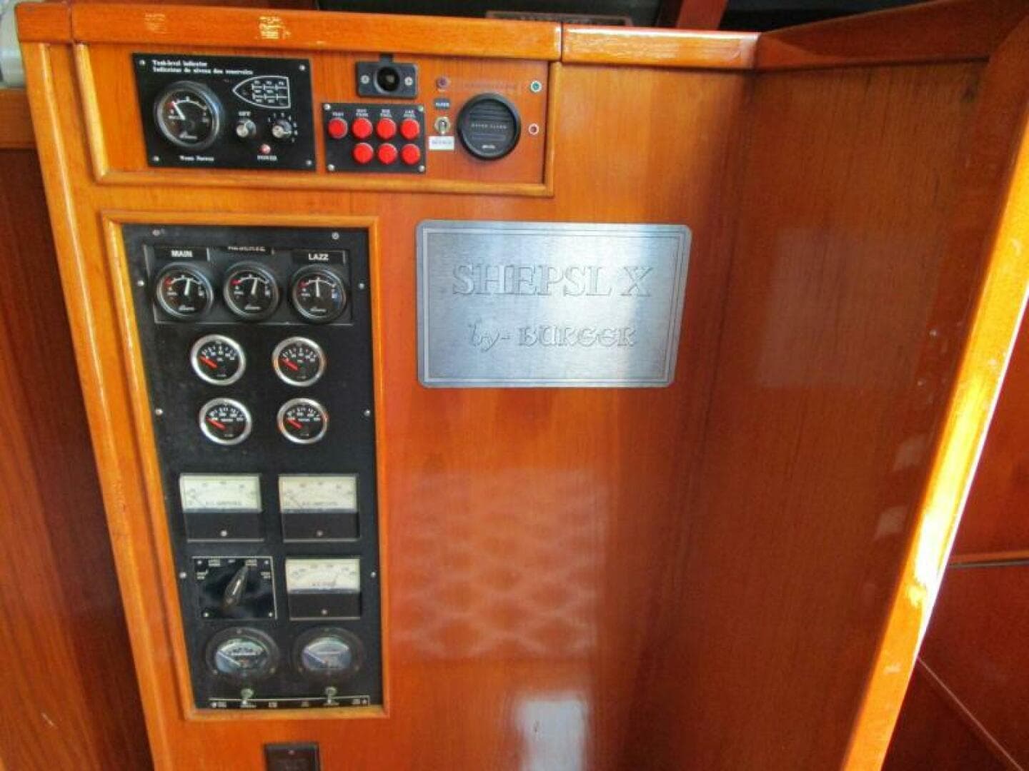 1986 Burger Boats 87 Flush Deck for Sale in Ft. Lauderdale, Florida Flybridge 5