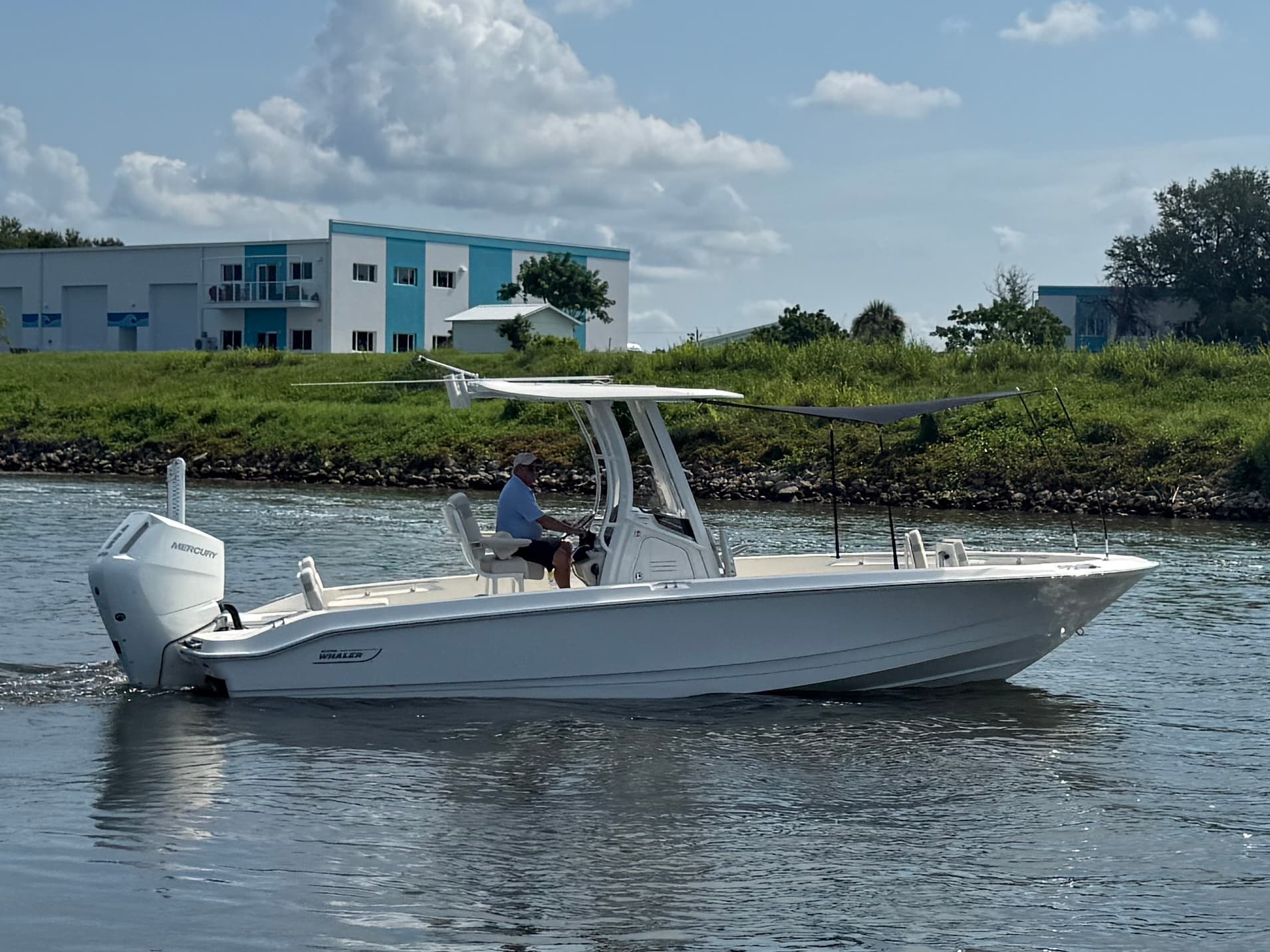 2027 Boston Whaler 250 Dauntless zum Verkauf in Venice, Florida Center Console