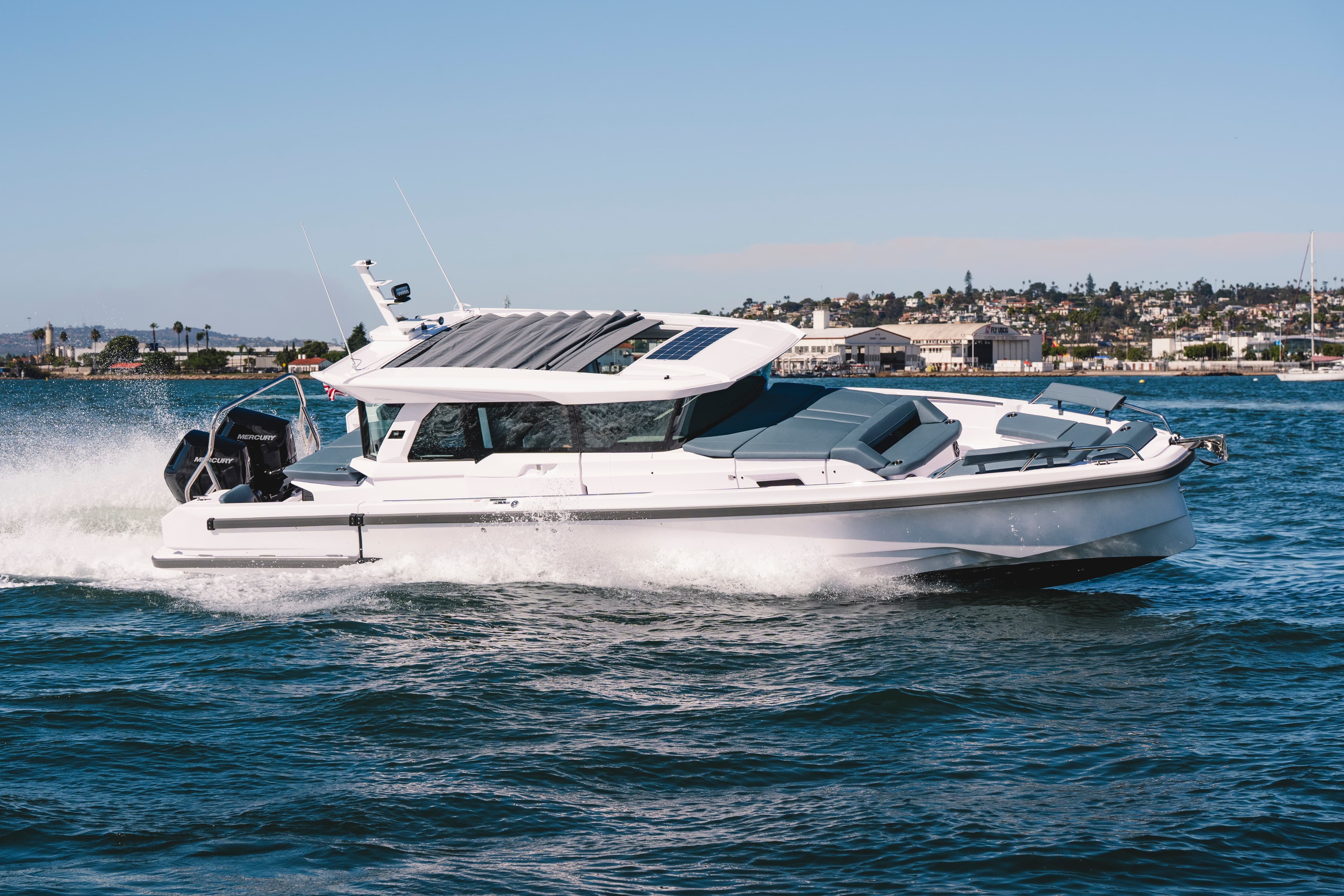 2026 Axopar 38 XC Cross Cabin a la venta en San Diego, California Express Cruiser 4