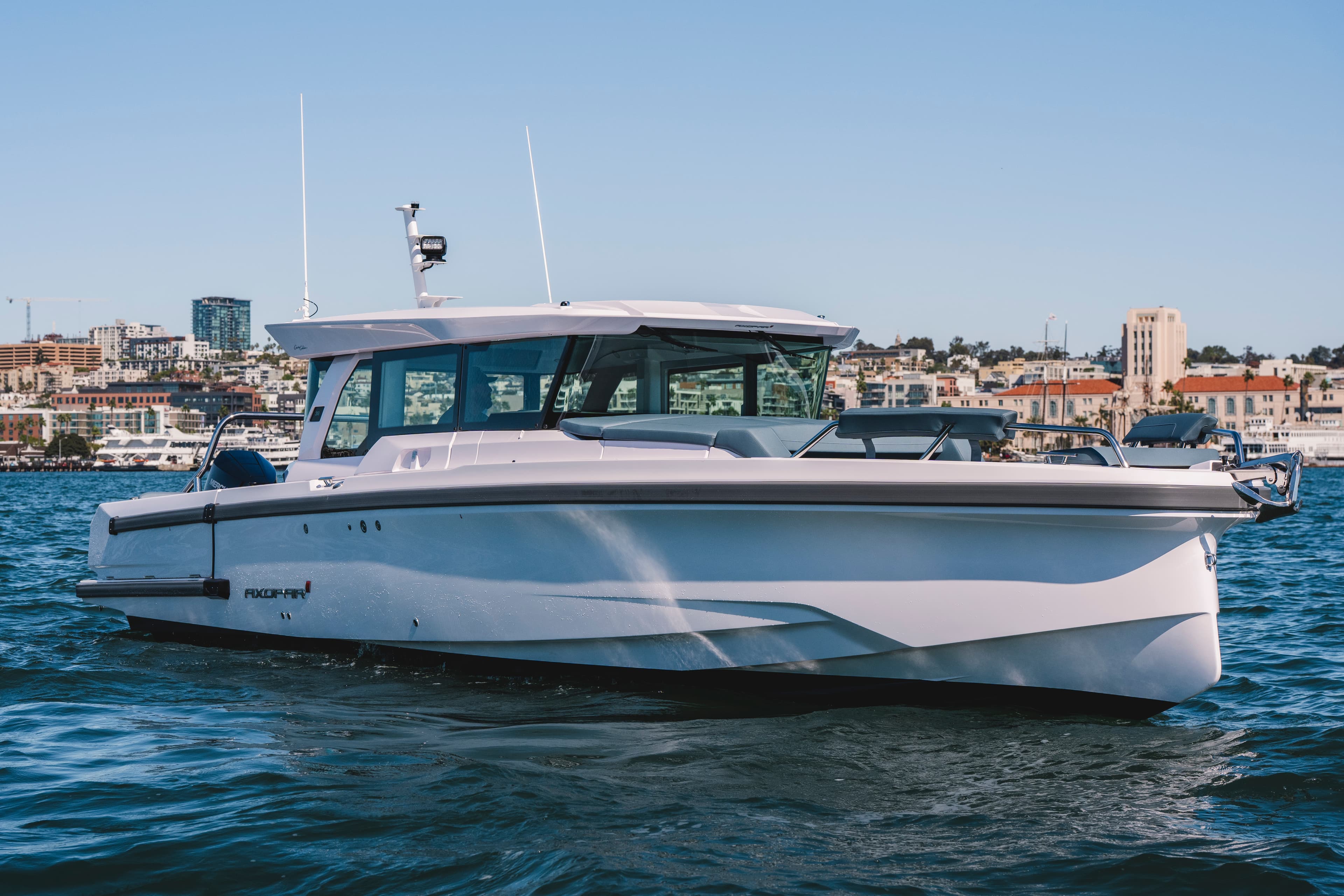 2026 Axopar 38 XC Cross Cabin a la venta en San Diego, California Express Cruiser 5