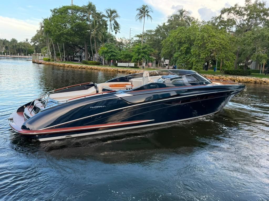 2009 Riva 44 Rivarama à vendre à Miami, Florida Express Cruiser 3