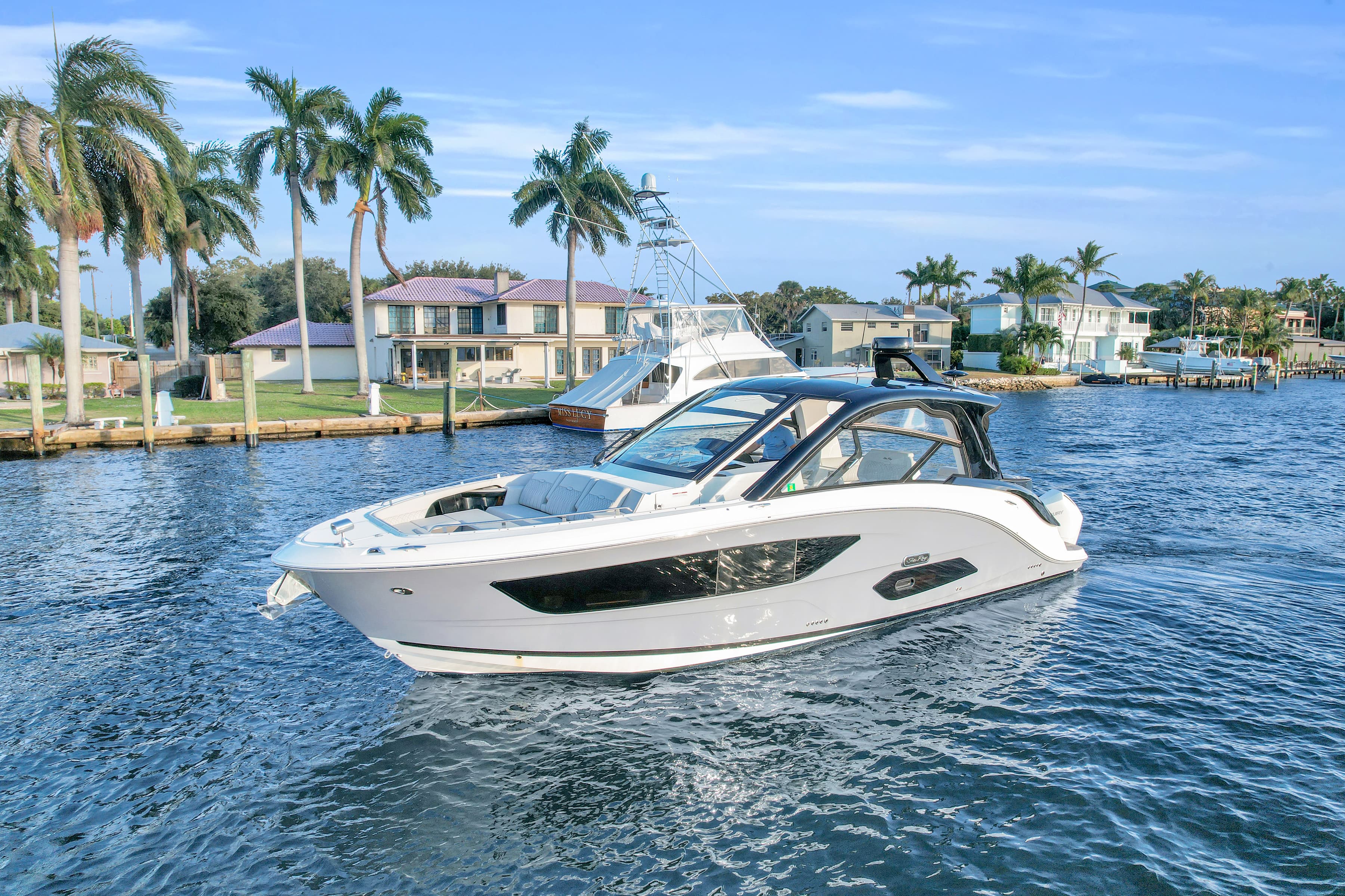 2023 Sea Ray Sundancer 370 Outboard zum Verkauf in Palm Beach Gardens, FL Bowrider