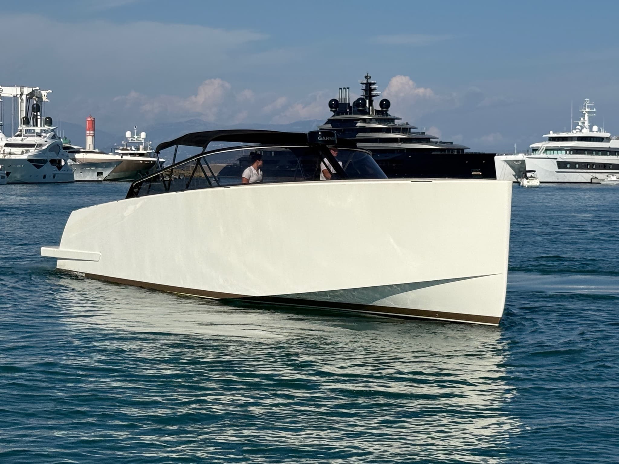 2024 VanDutch Yachts 48 in vendita a Antibes, FR Motor Yacht 2