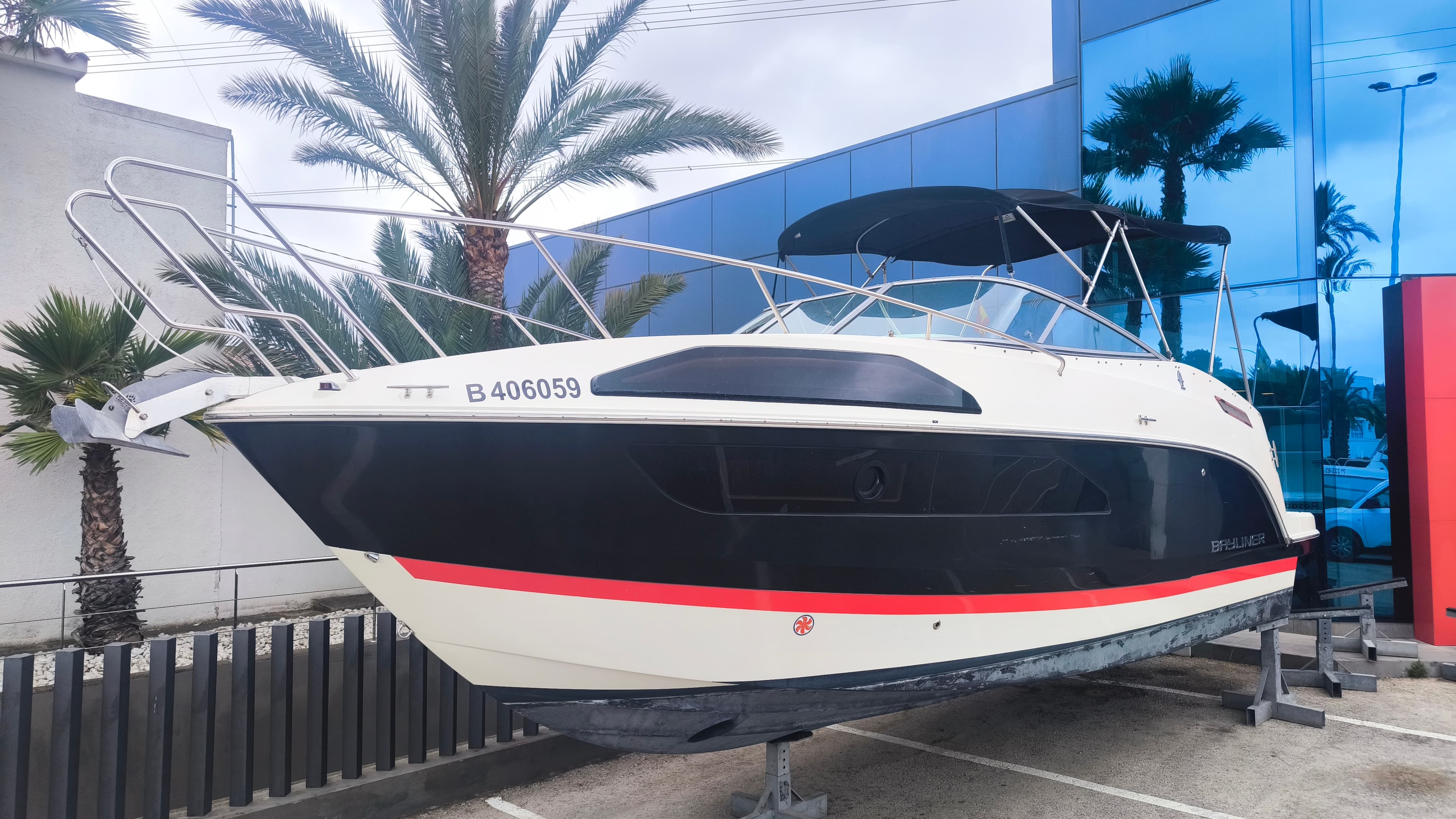 2017 Bayliner 855 Cruiser zum Verkauf in Teulada, ES Cuddy Cabin
