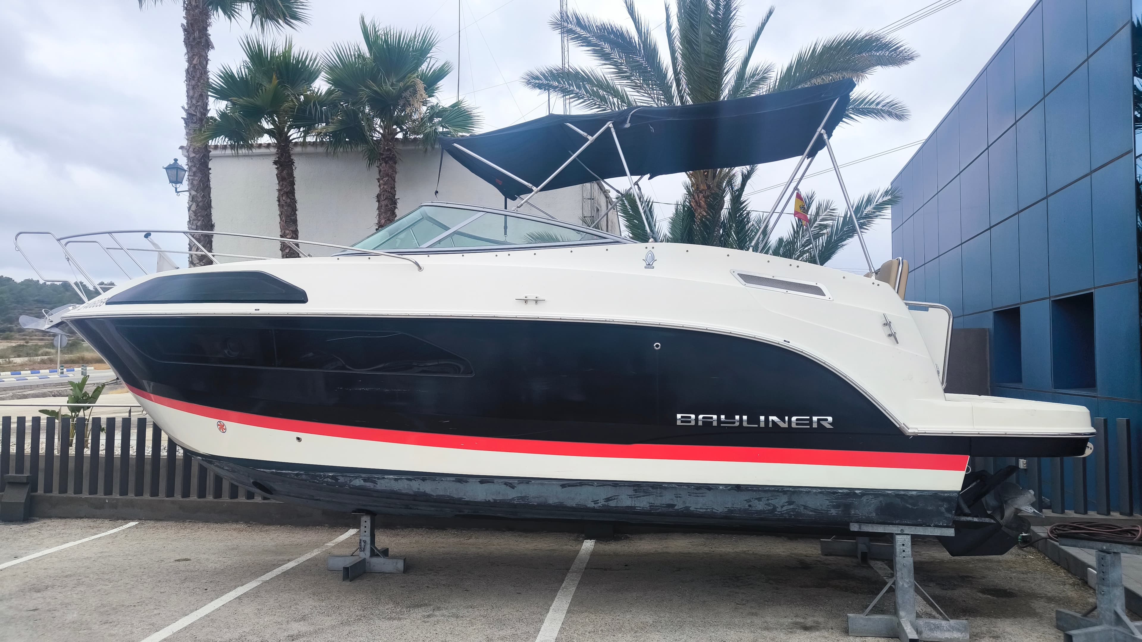 2017 Bayliner 855 Cruiser zum Verkauf in Teulada, ES Cuddy Cabin 3
