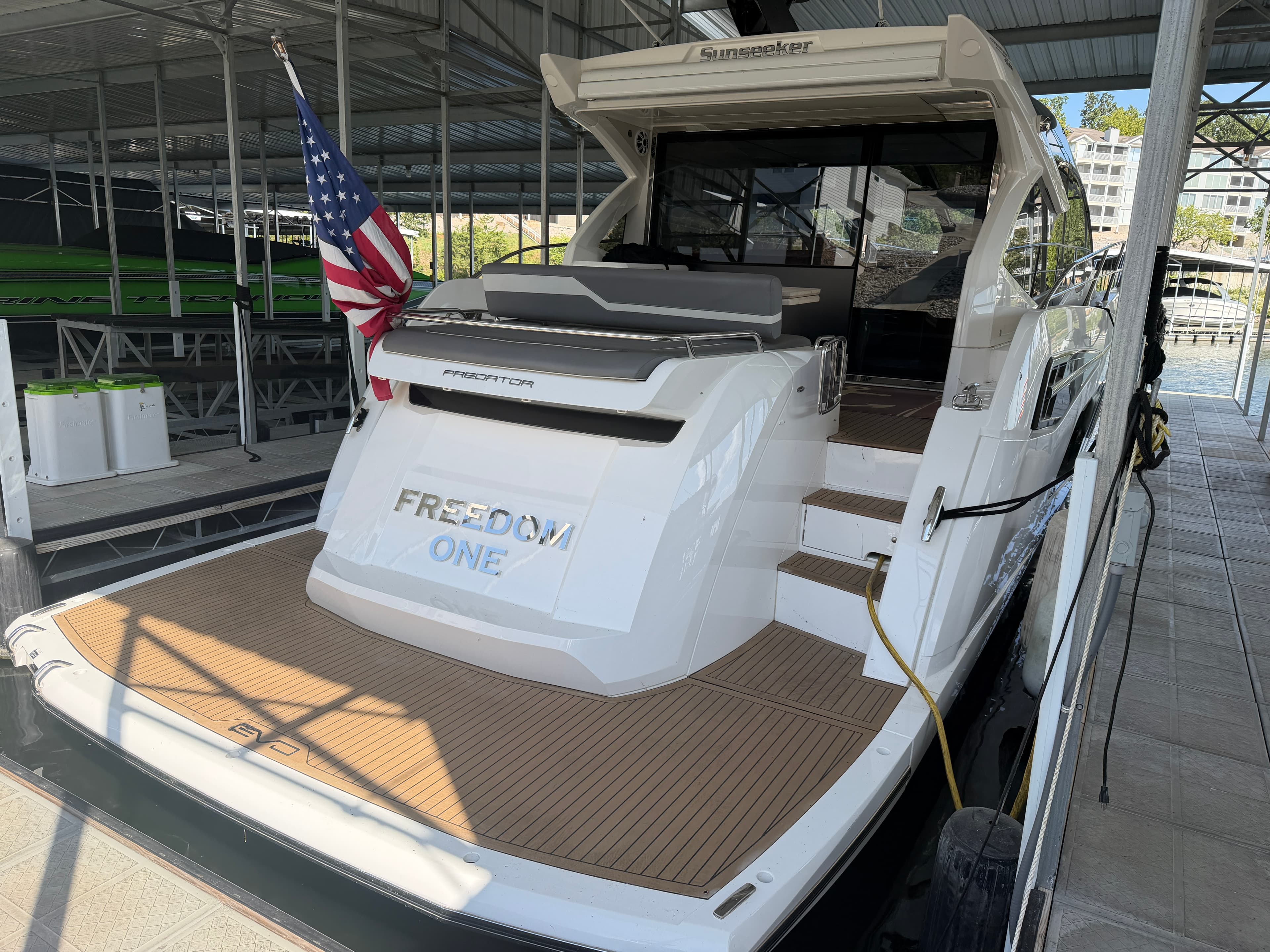 2021 Sunseeker Predator 55 zum Verkauf in Lake Ozark, MO Express Cruiser 3
